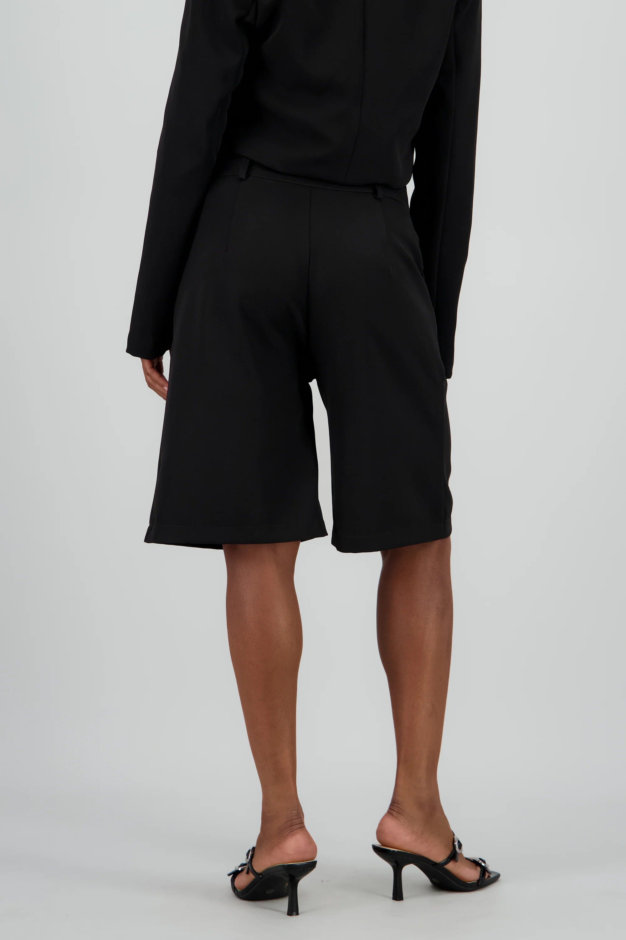 Bermudas detalle bolsas - Image 4