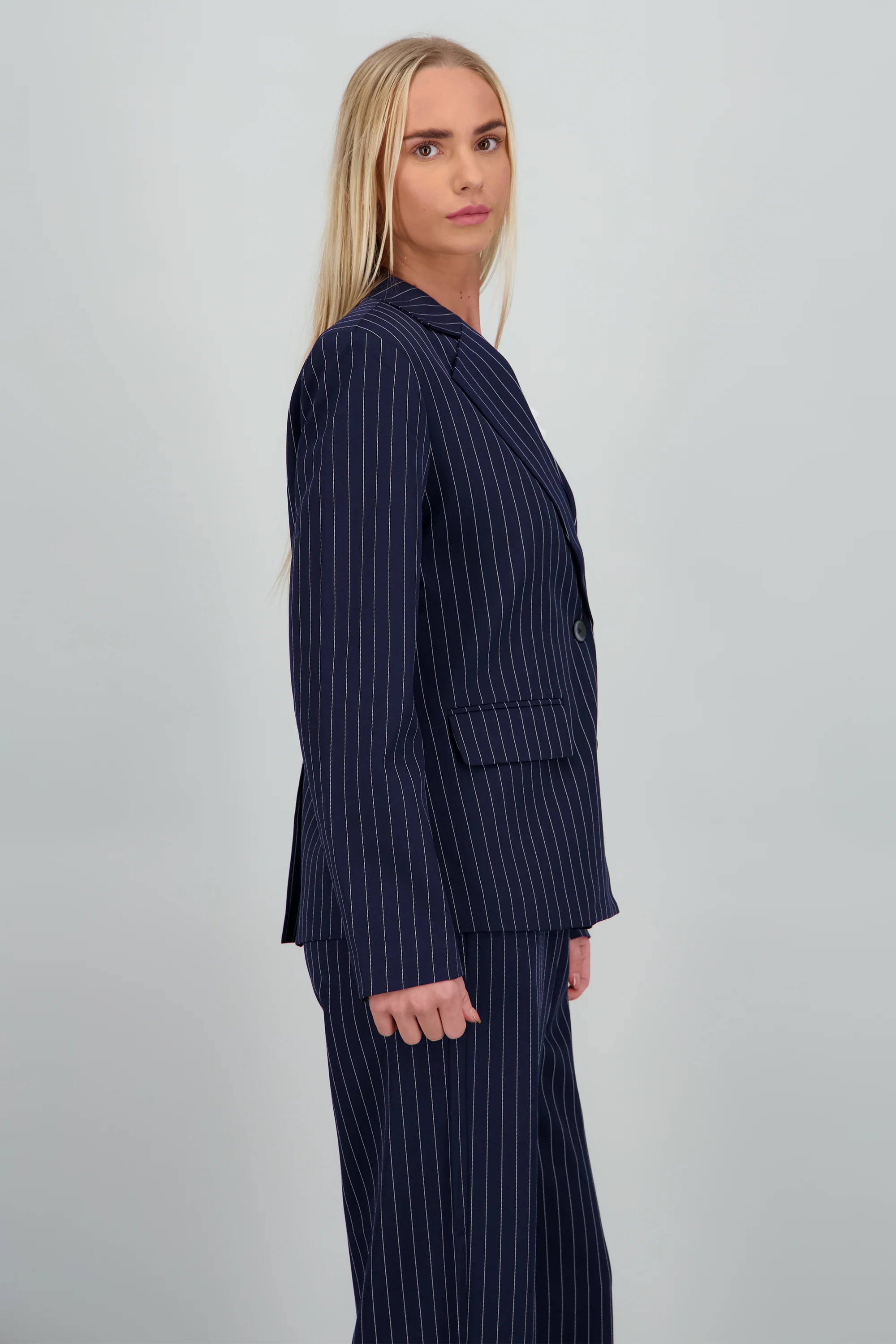 Blazer oversized de rayas - Image 3