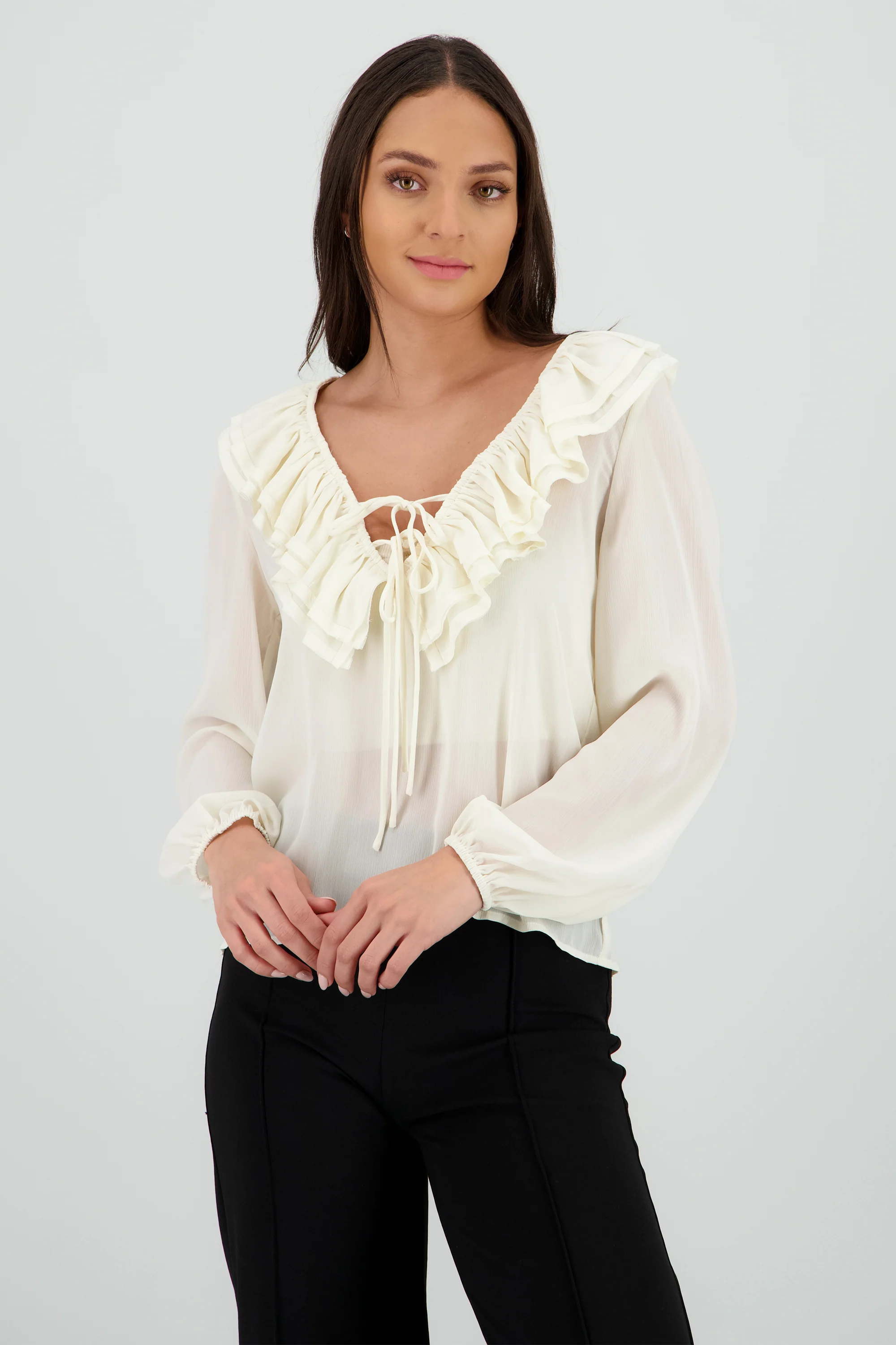 Blusa con escote olanes manga larga - Image 2