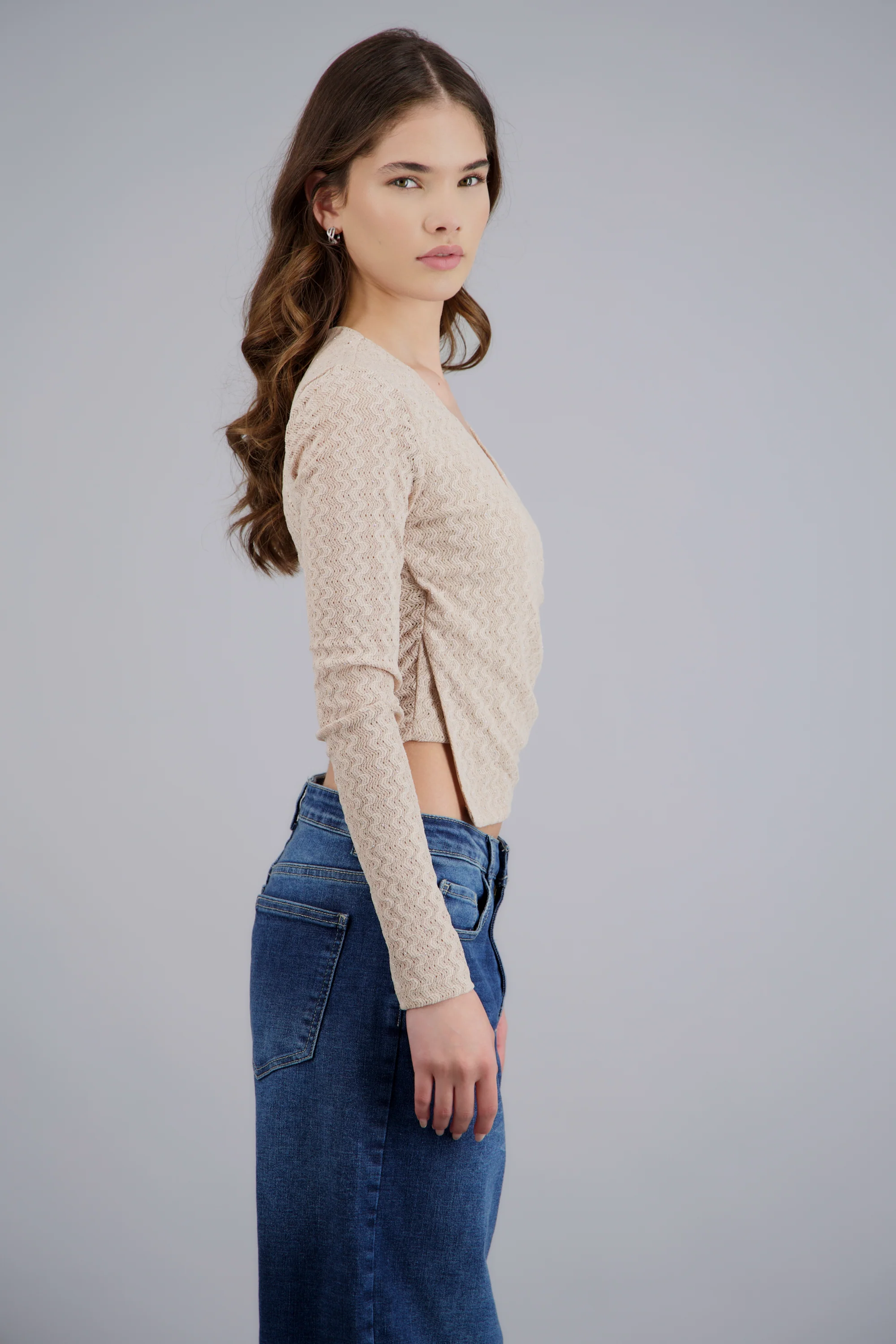 Blusa cruce tejido zigzag con brillo - Image 2