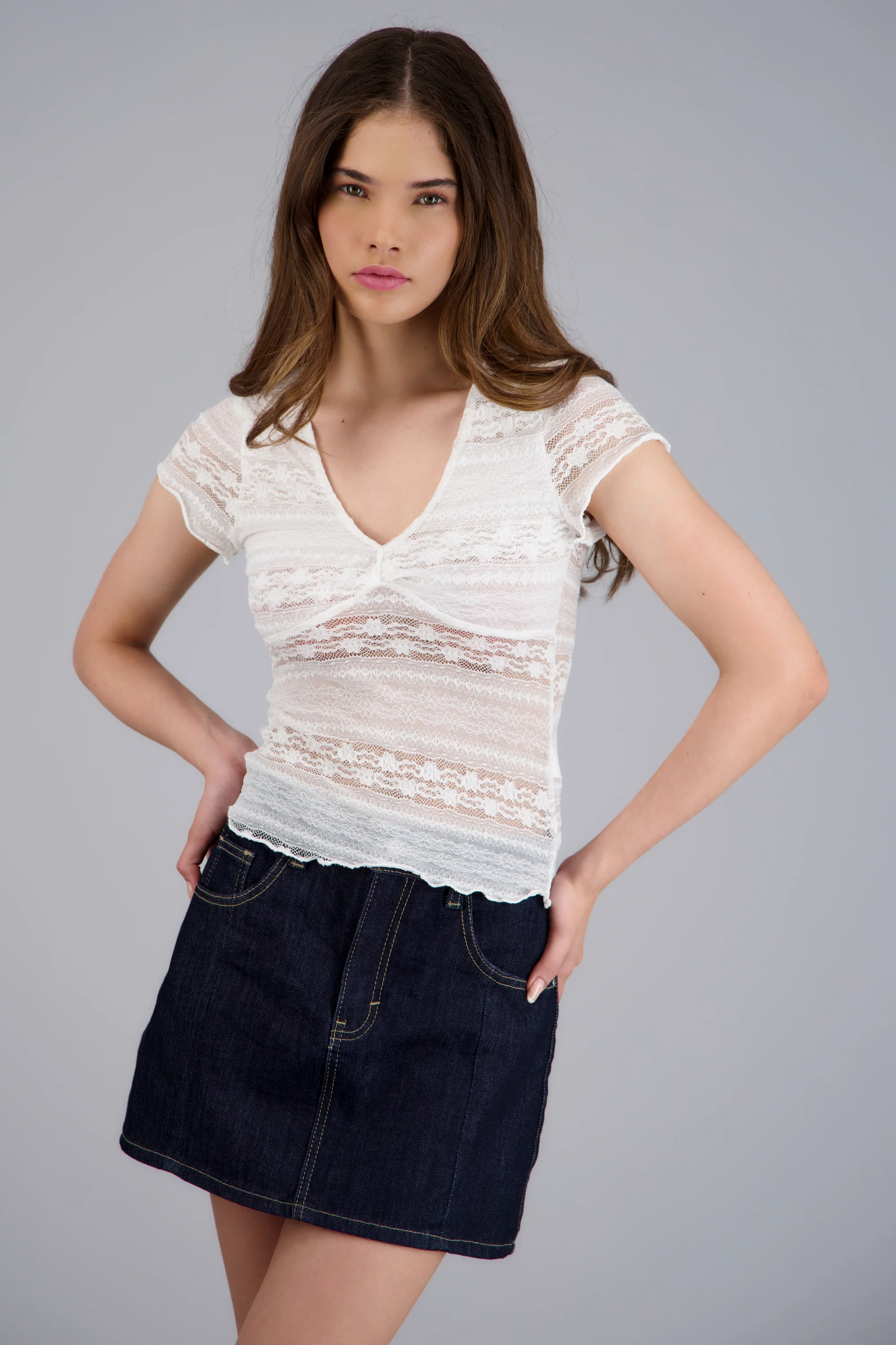 Blusa de encaje manga corta - Image 3
