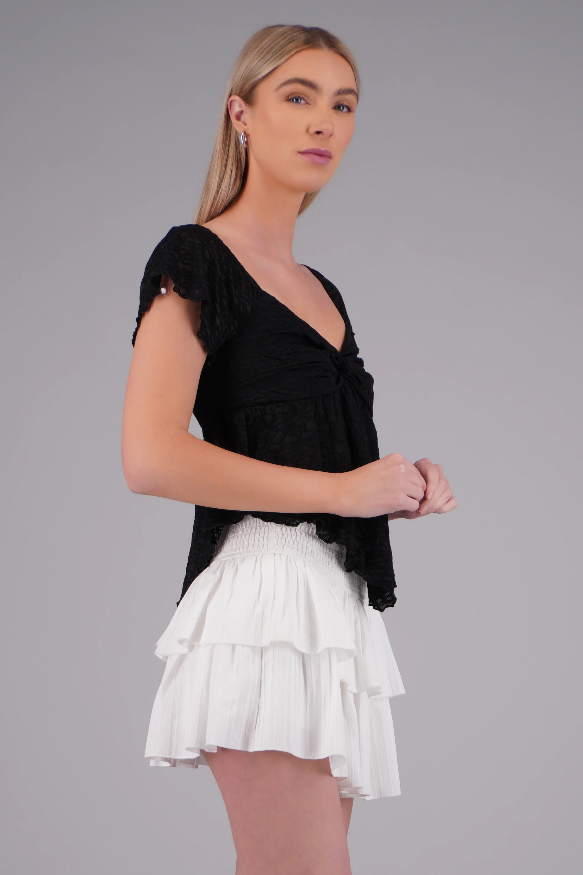 Blusa de encaje manga corta con detalle nudo - Image 3