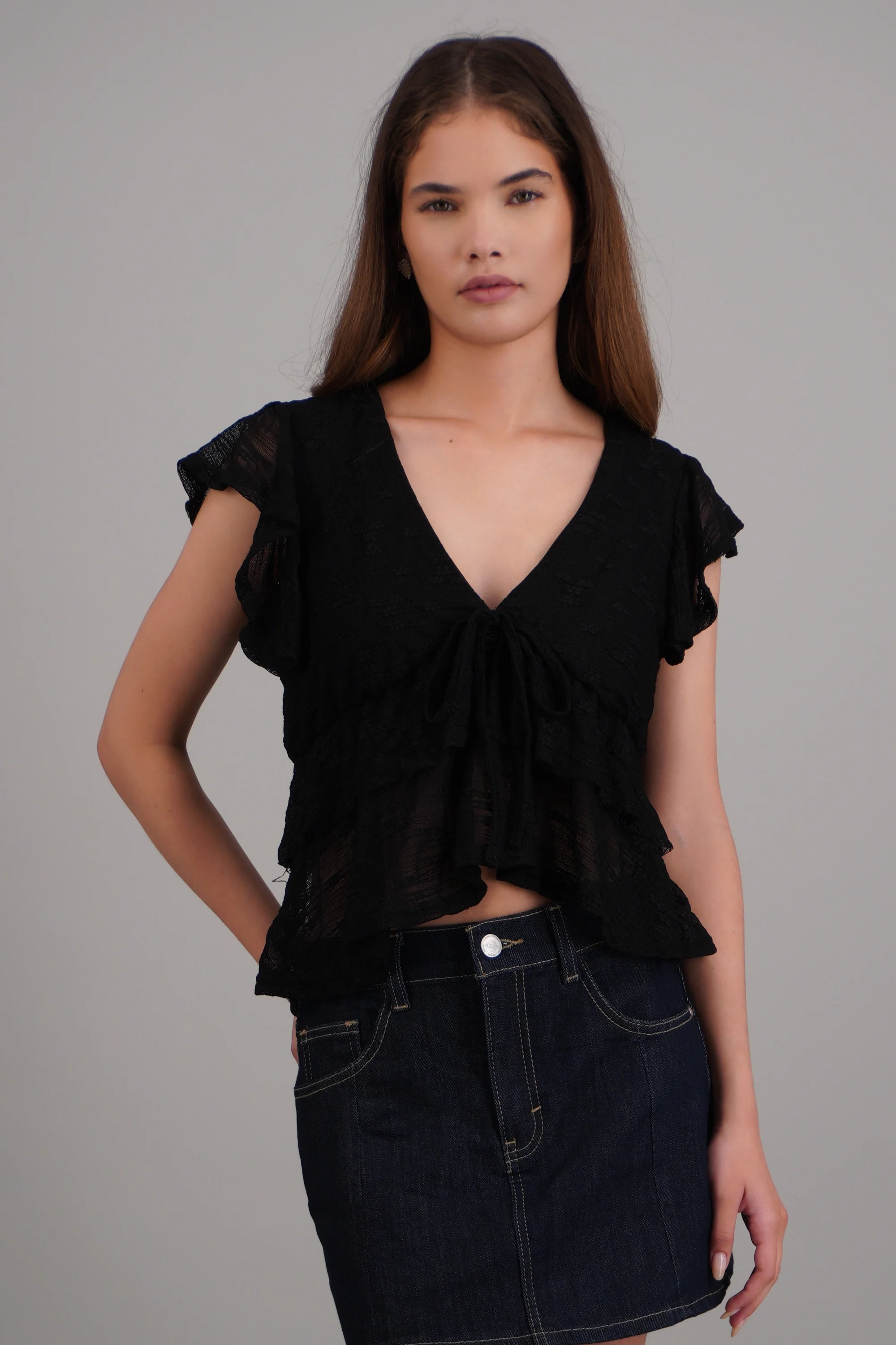 Blusa encaje con olanes