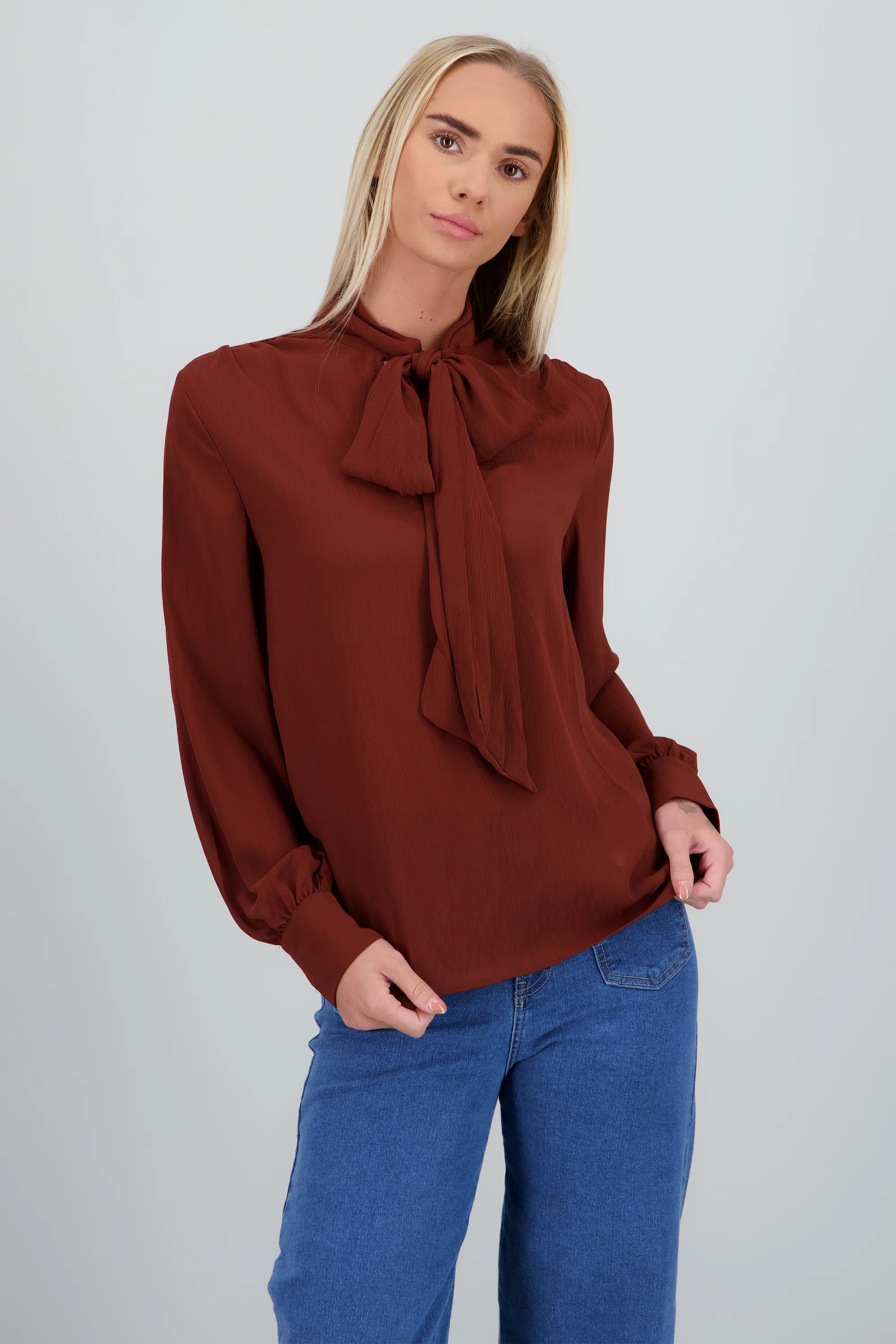 Blusa fluida detalle cuello - Image 2