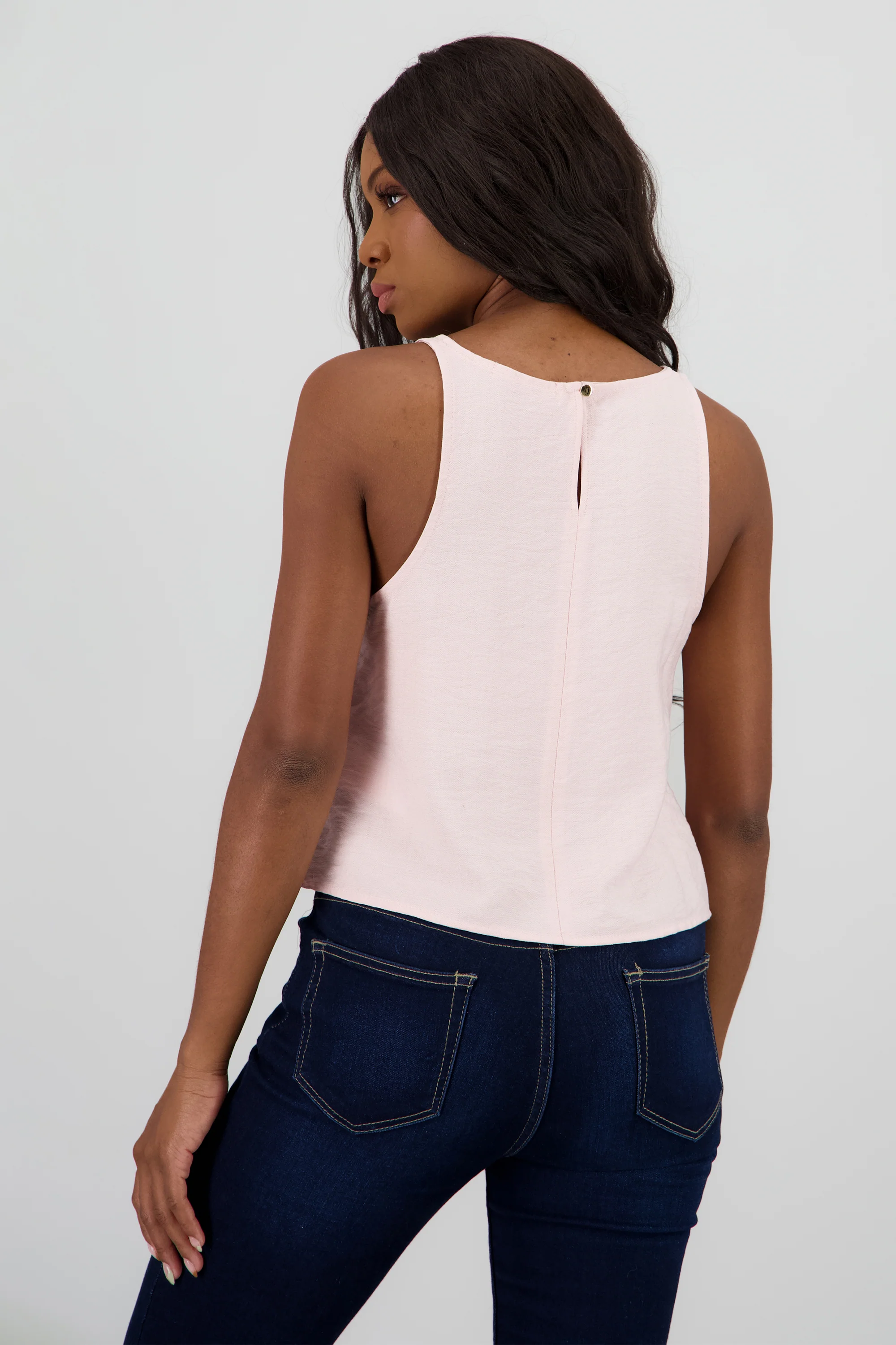 Blusa fluida sin manga - Image 4