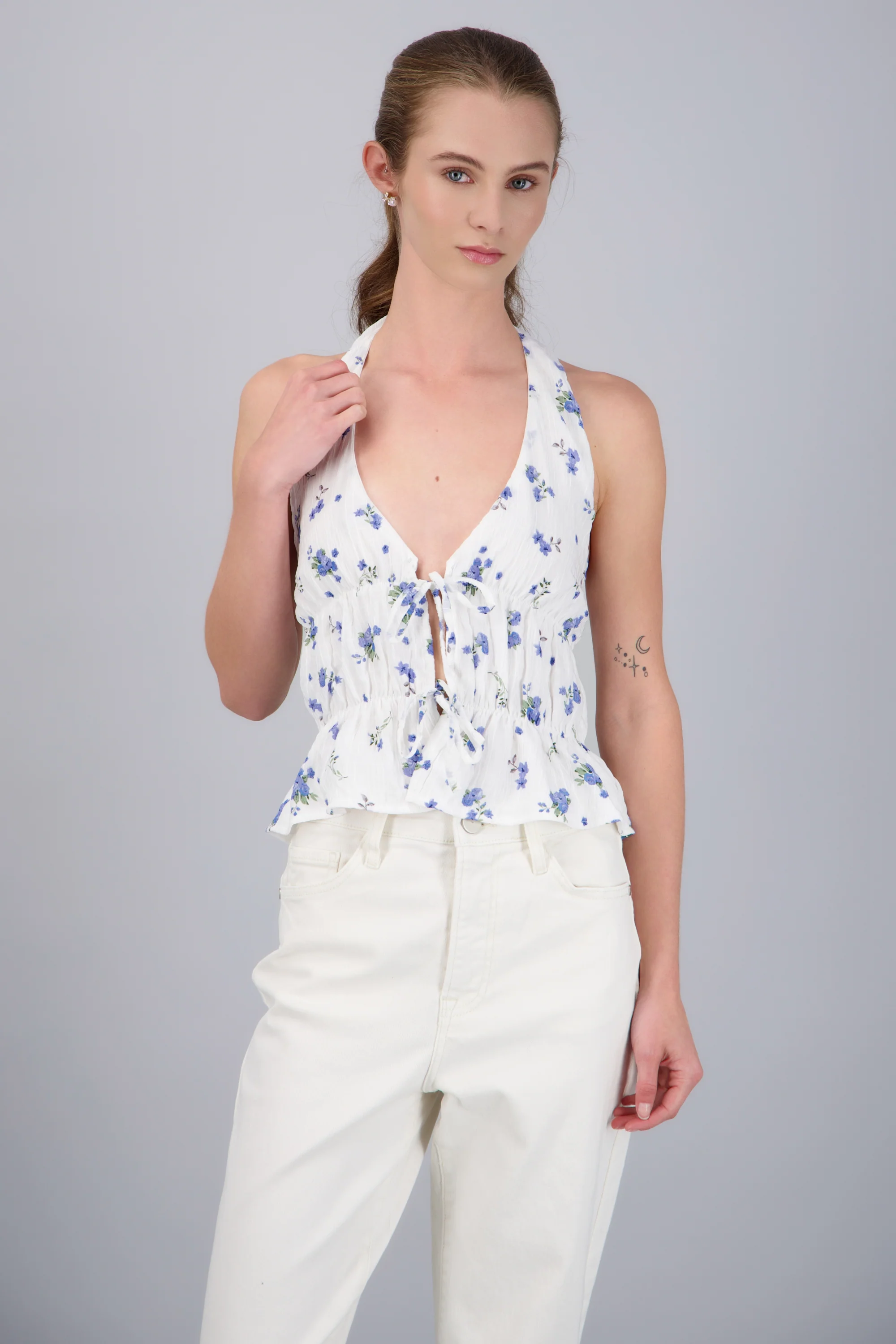 BLUSA HALTER FLORES C/MOÑOS - Image 3