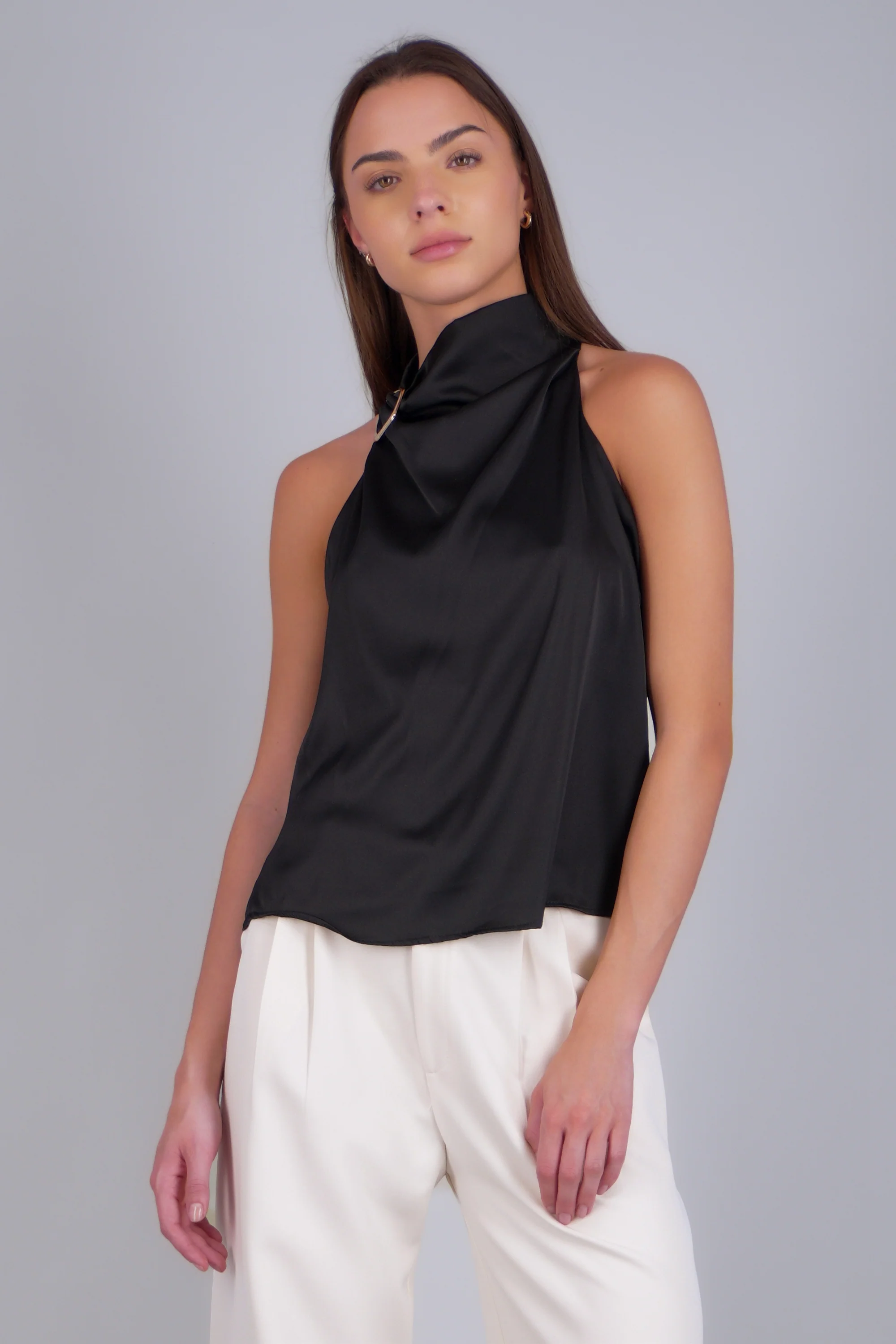 Blusa halter satin detalle hebilla irregular - Image 4