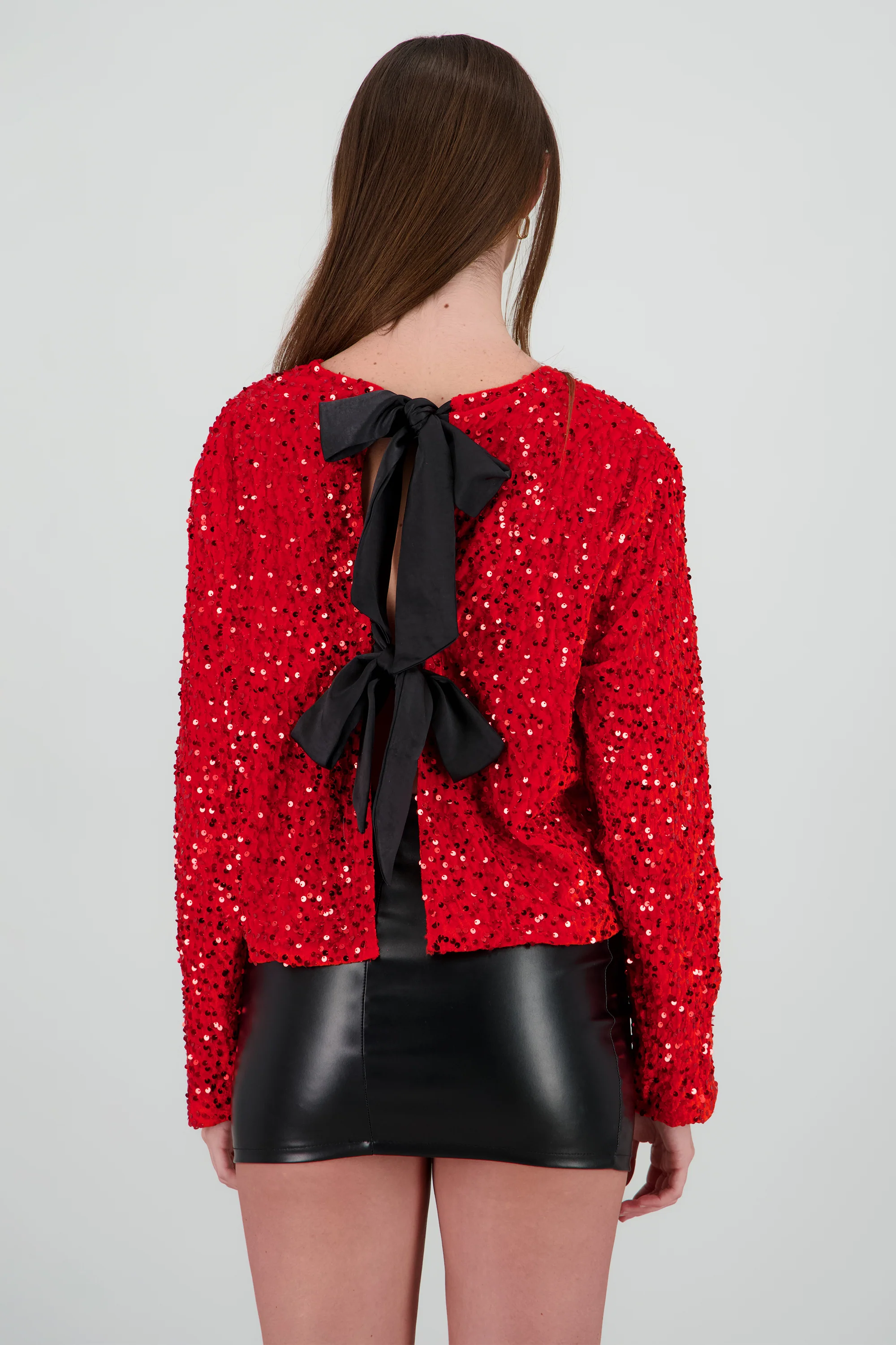 Blusa lentejuelas detalle escote espalda con moño - Image 4