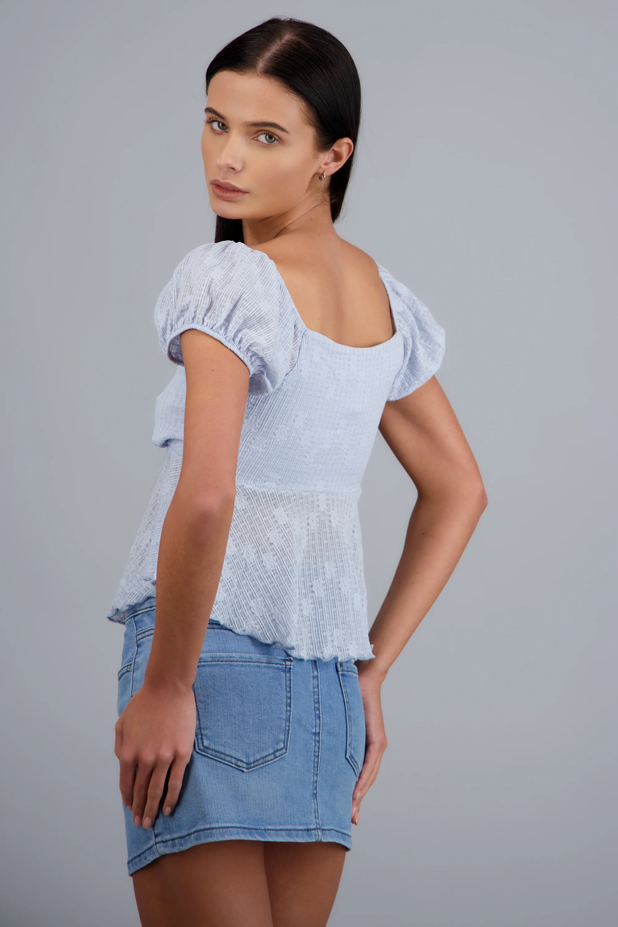 Blusa peplum encaje detalle moño - Image 4