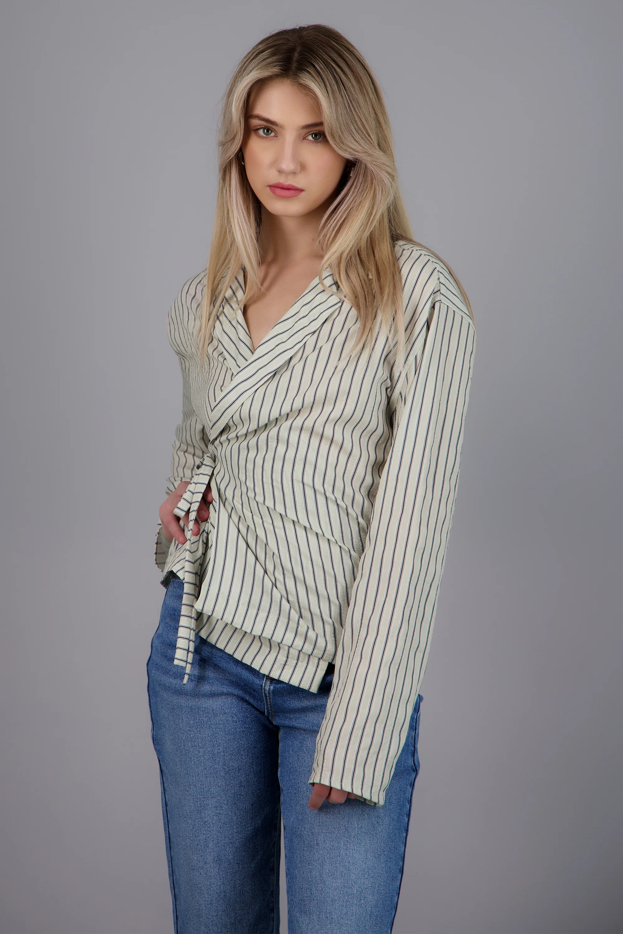 Blusa rayas detalle cruce - Image 3