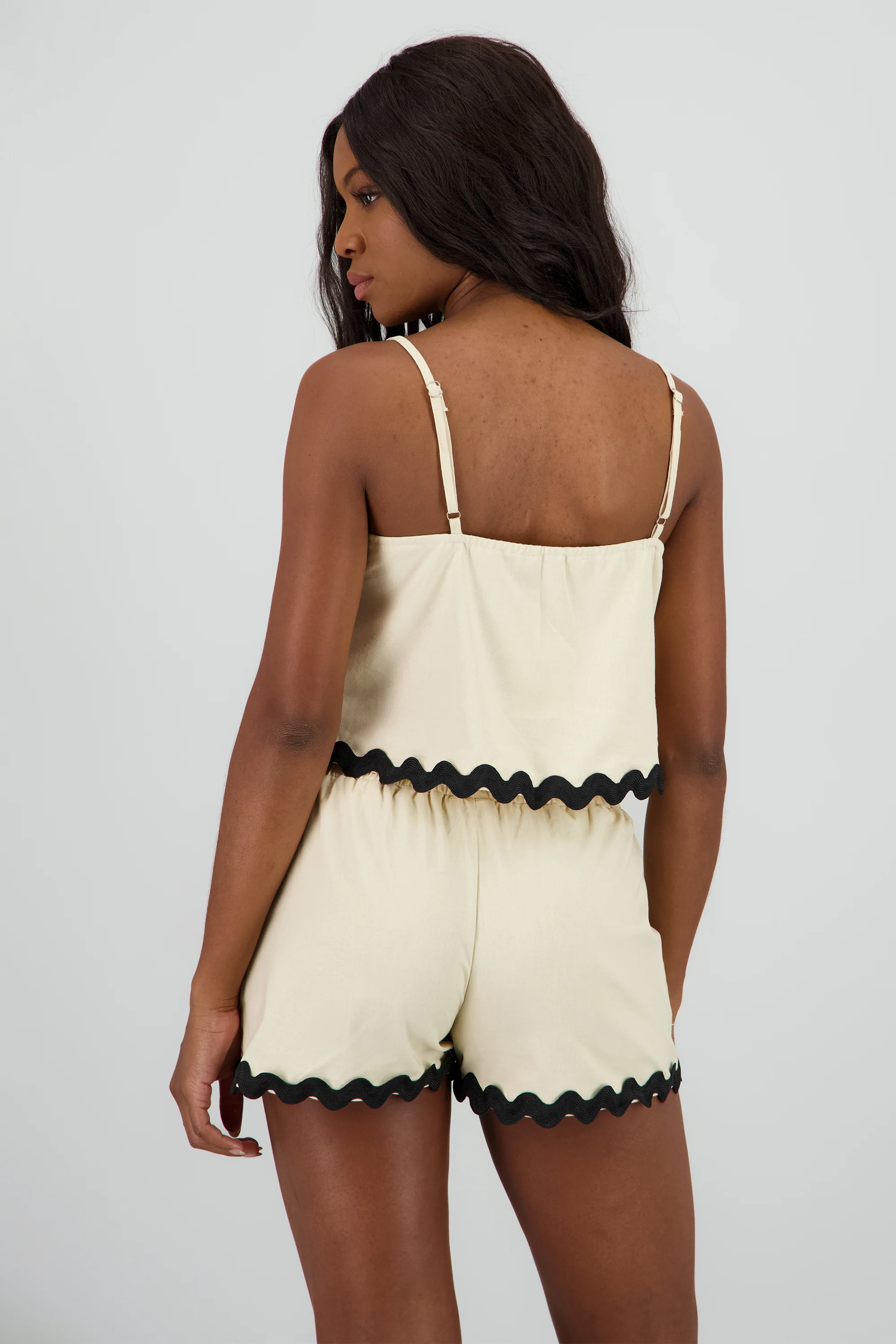Blusa tirantes detalle contraste - Image 4