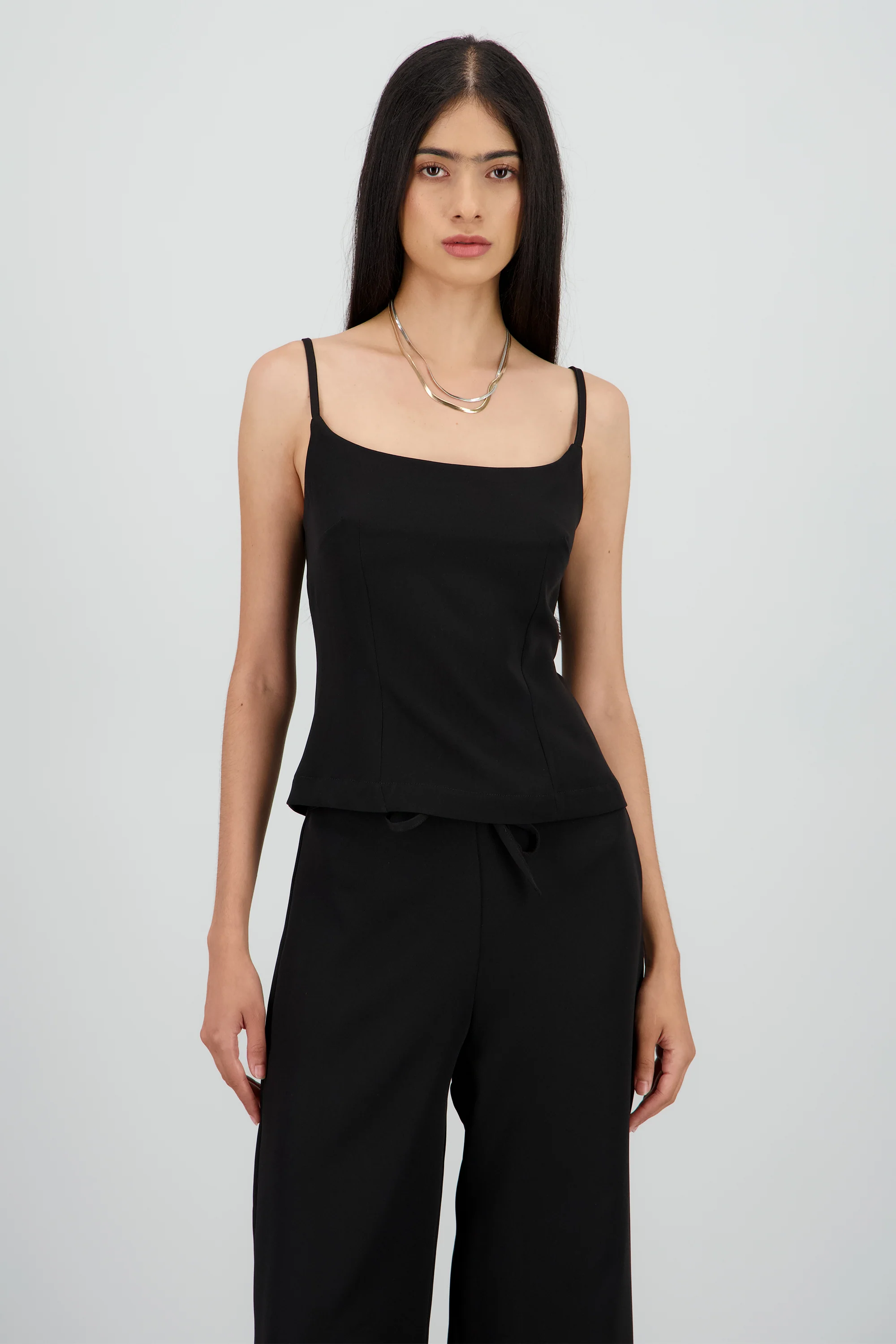 Blusa tirantes detalle pinzas