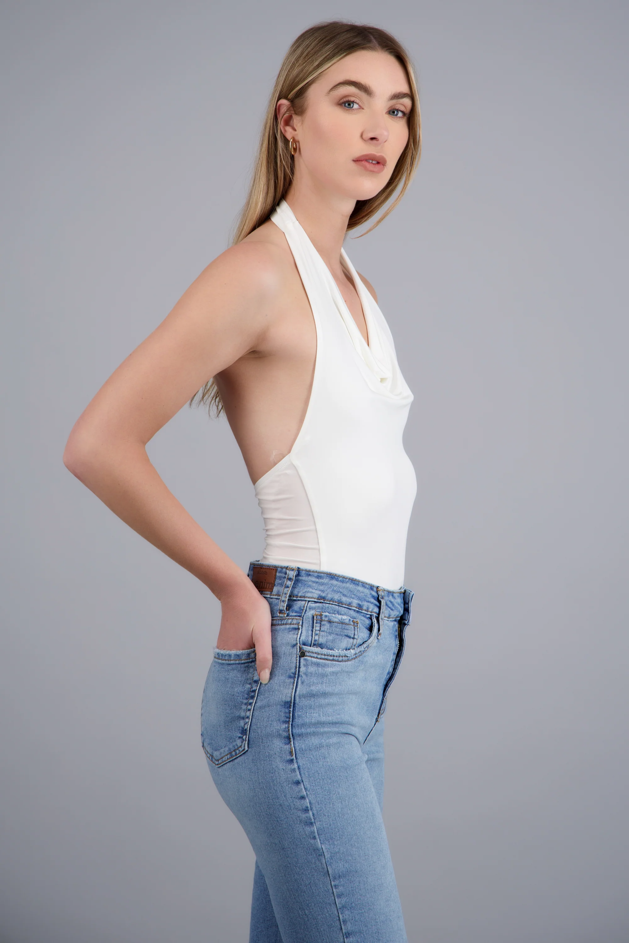 Body halter escote drapeado