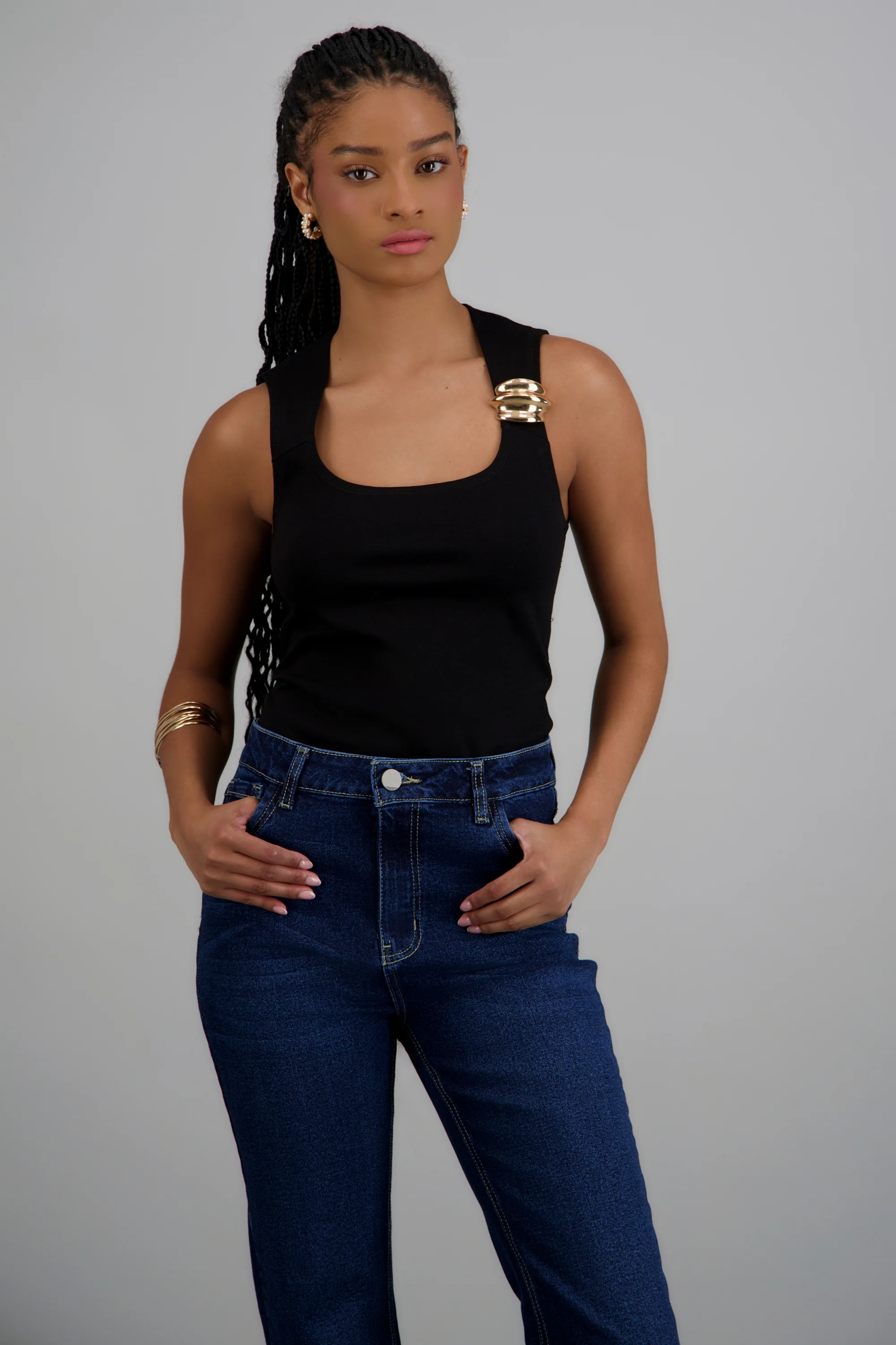 Body tirantes detalle broche