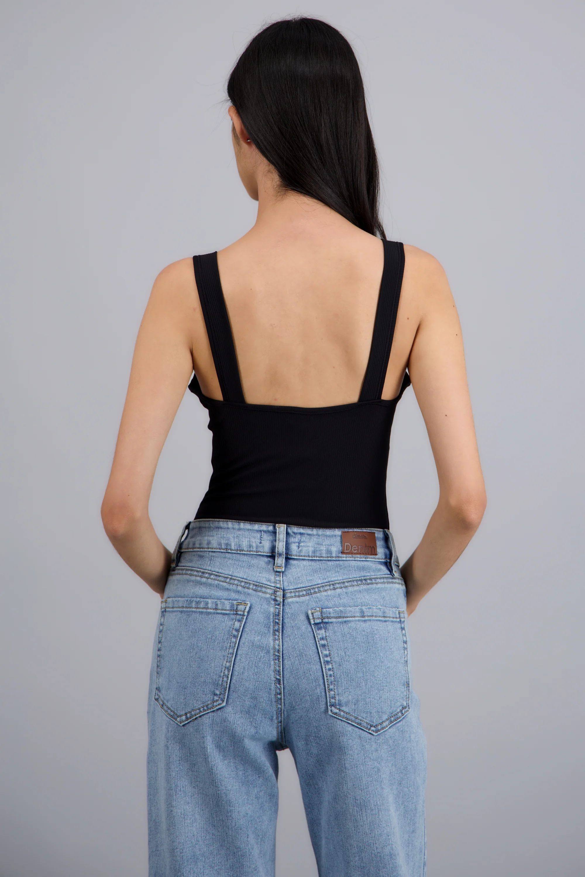 Bodysuit acanalado con copas - Image 2