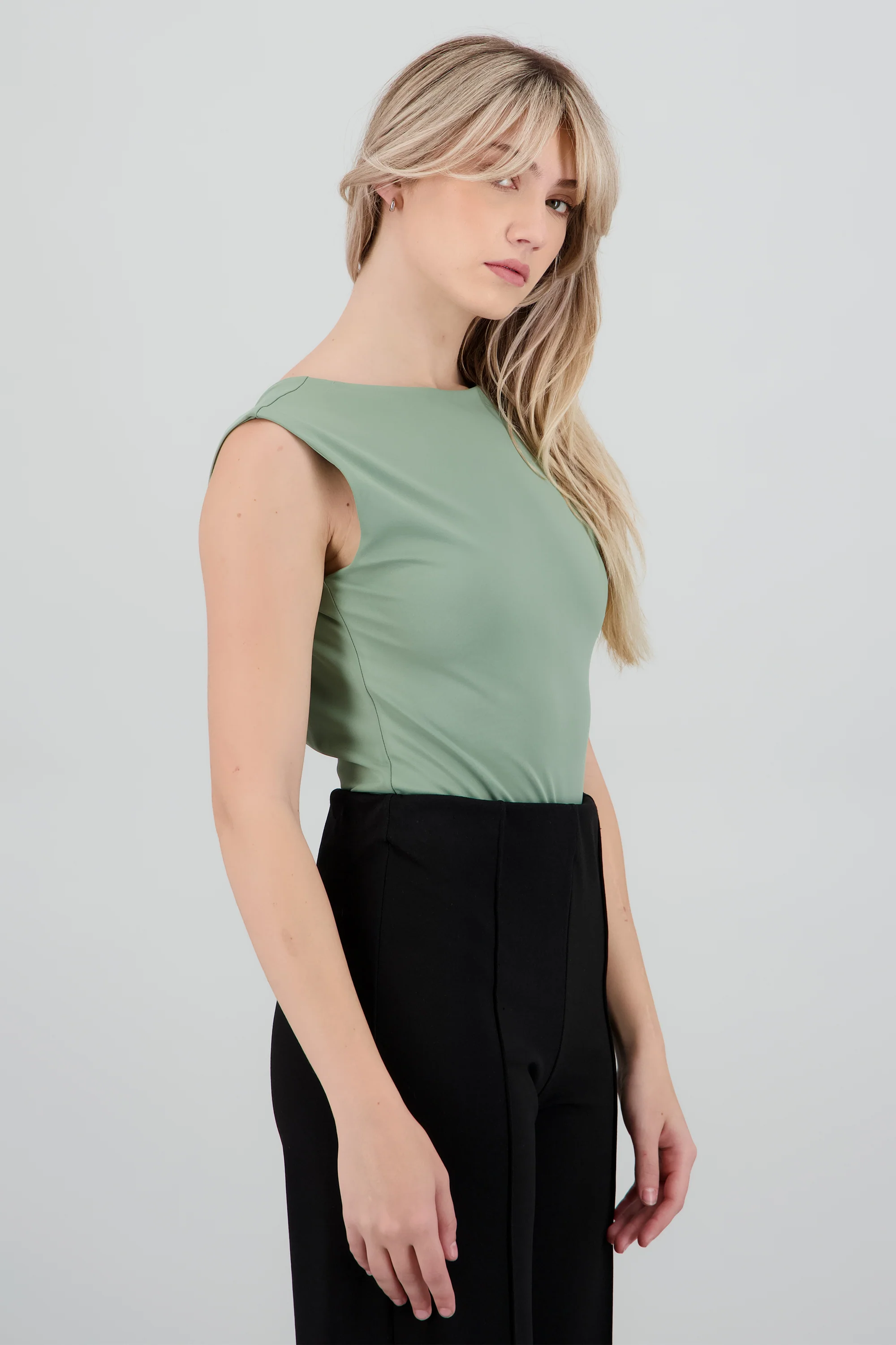 Bodysuit cuello redondo escote espalda - Image 2