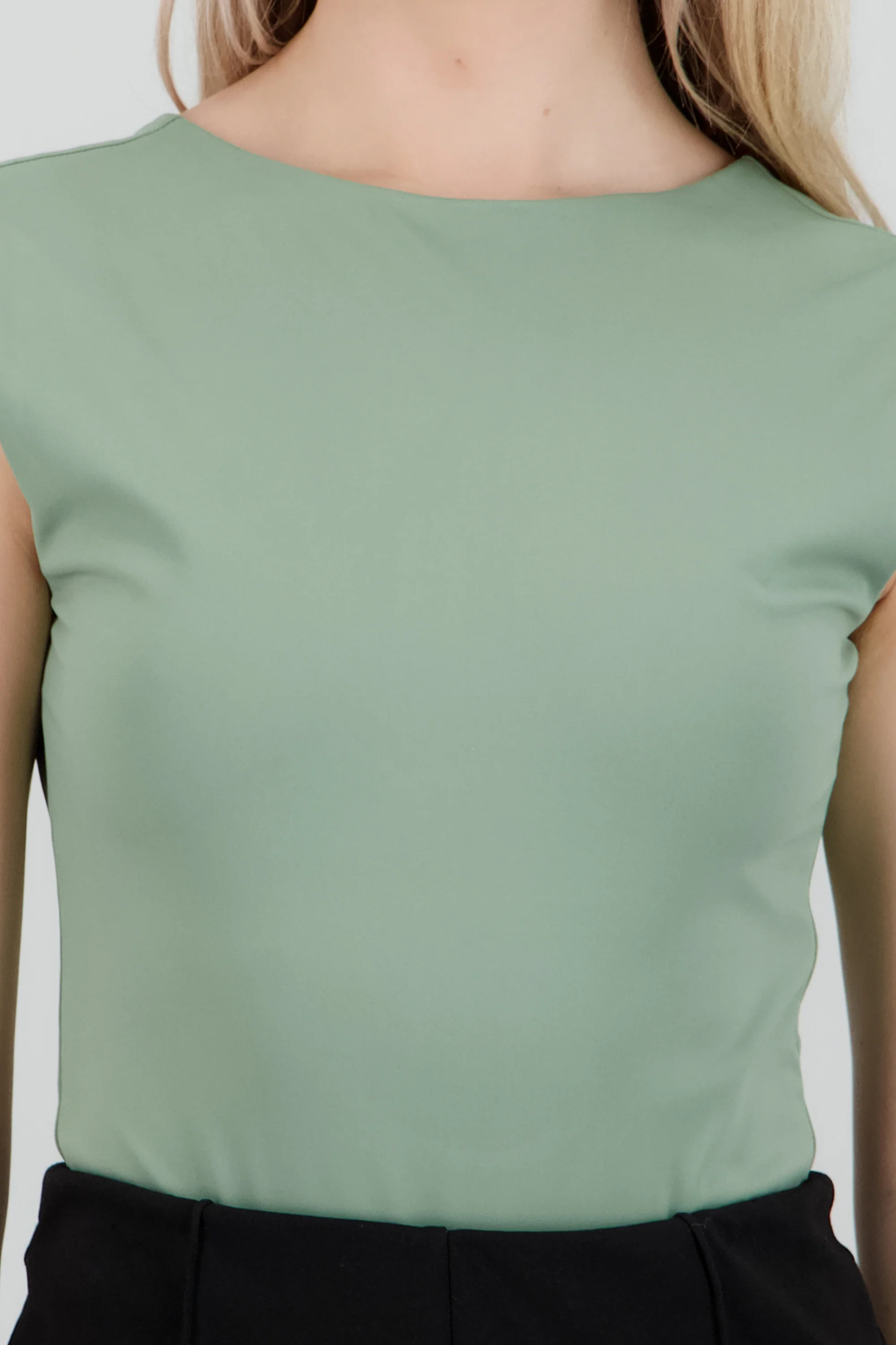 Bodysuit cuello redondo escote espalda - Image 5