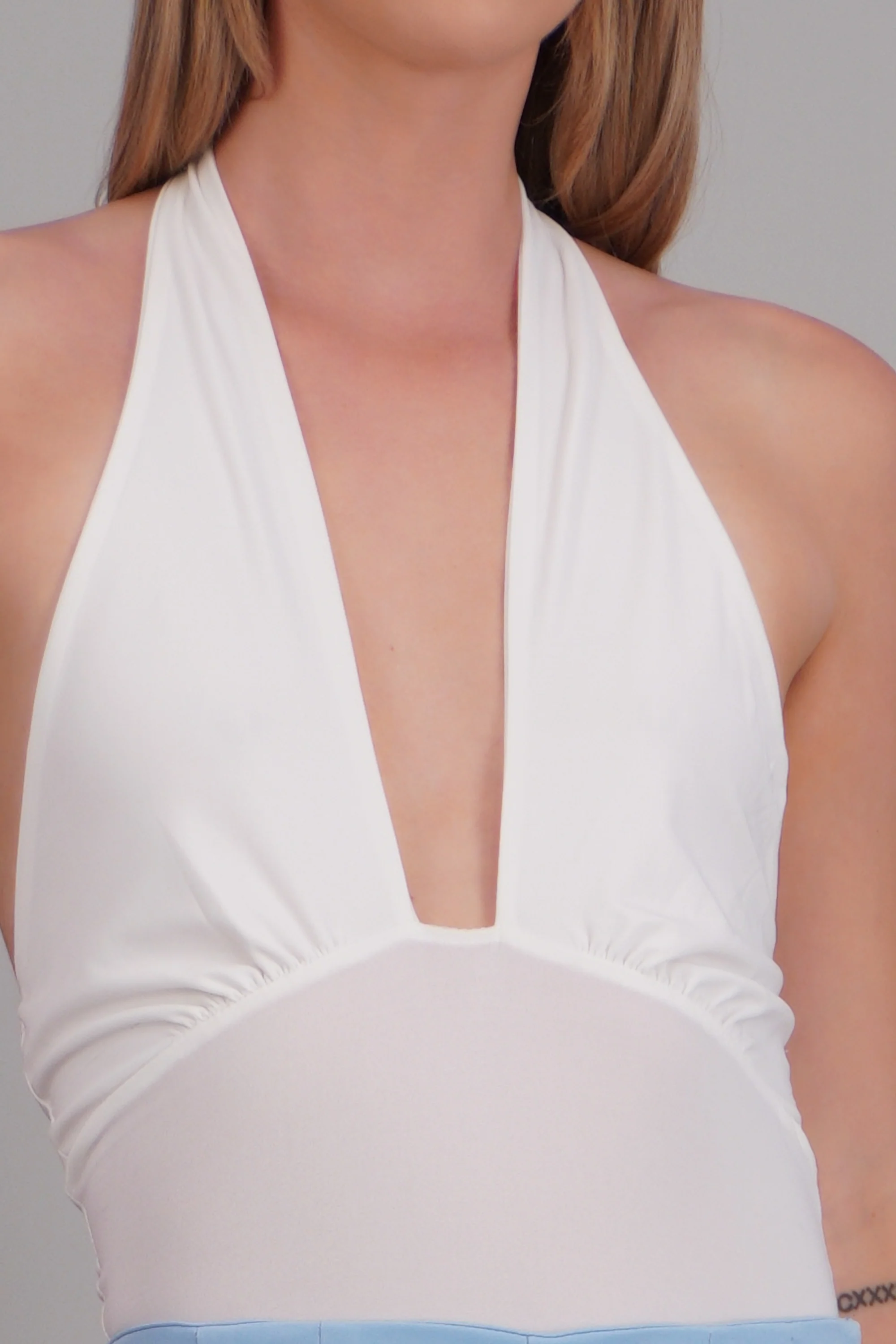 Bodysuit halter escote profundo - Image 5