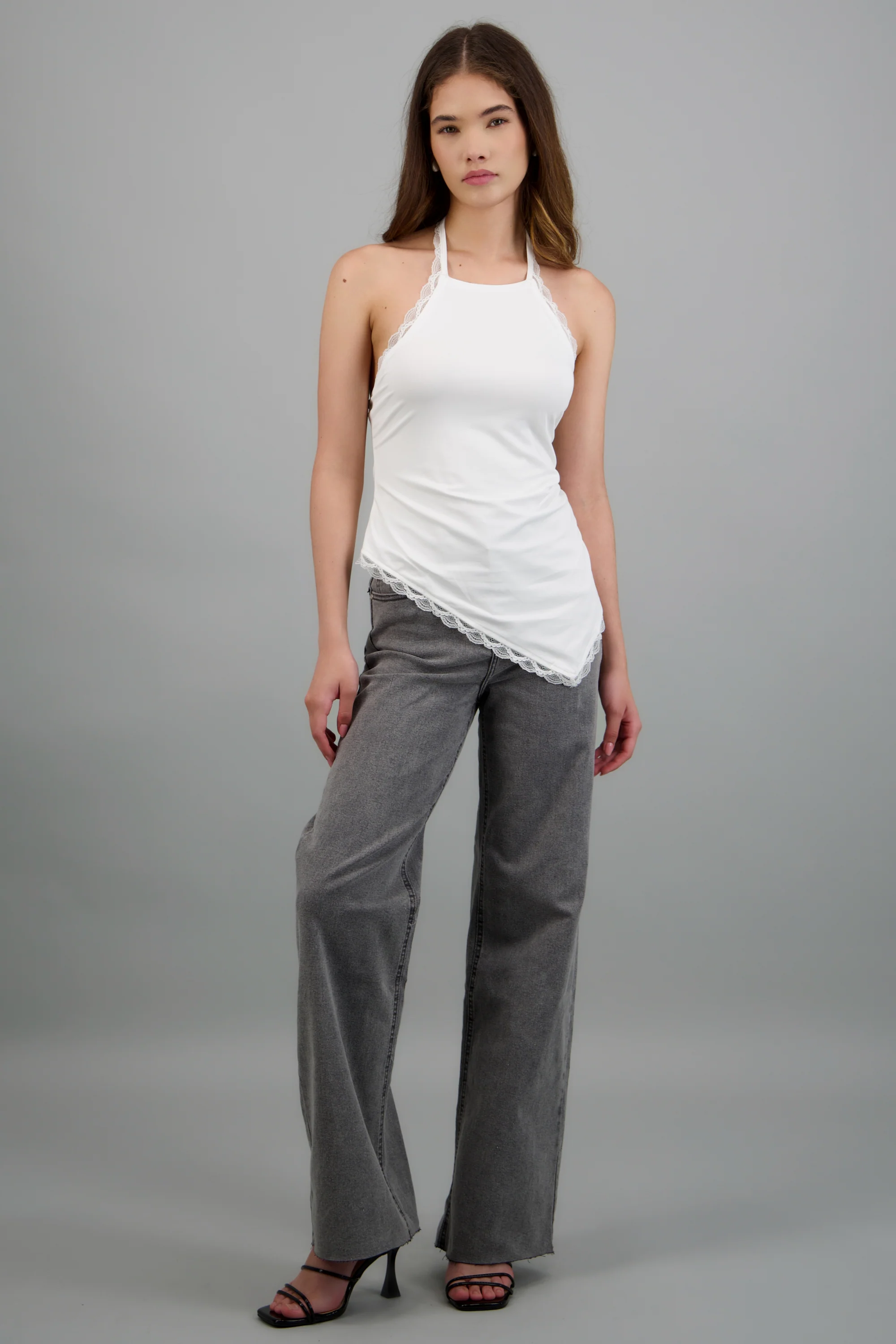 Top liso con encaje