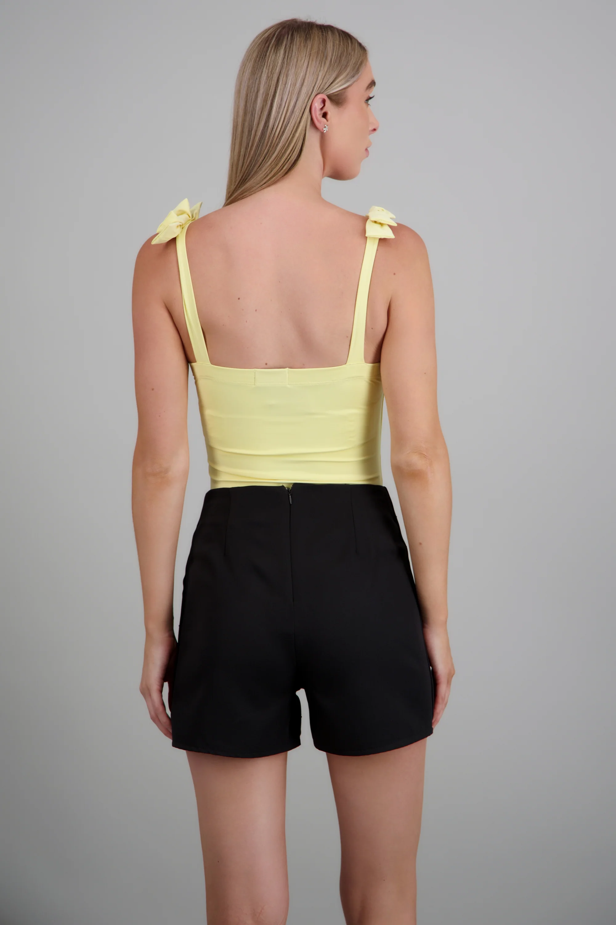 Bodysuit liso con tirante moños - Image 3