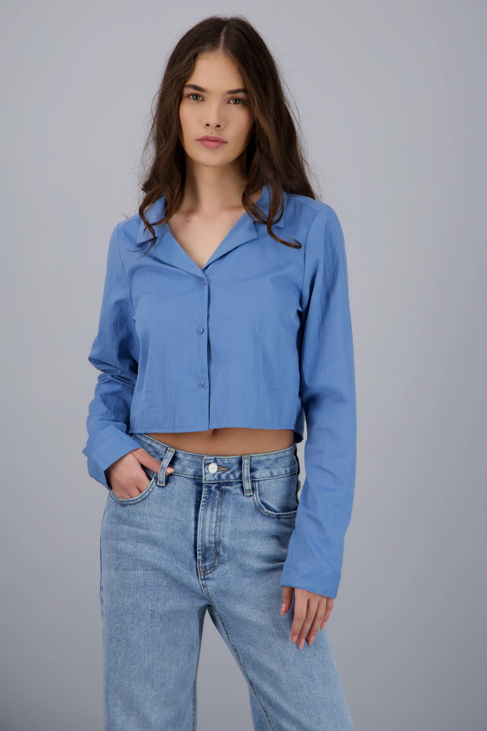 Camisa crop tela con textura