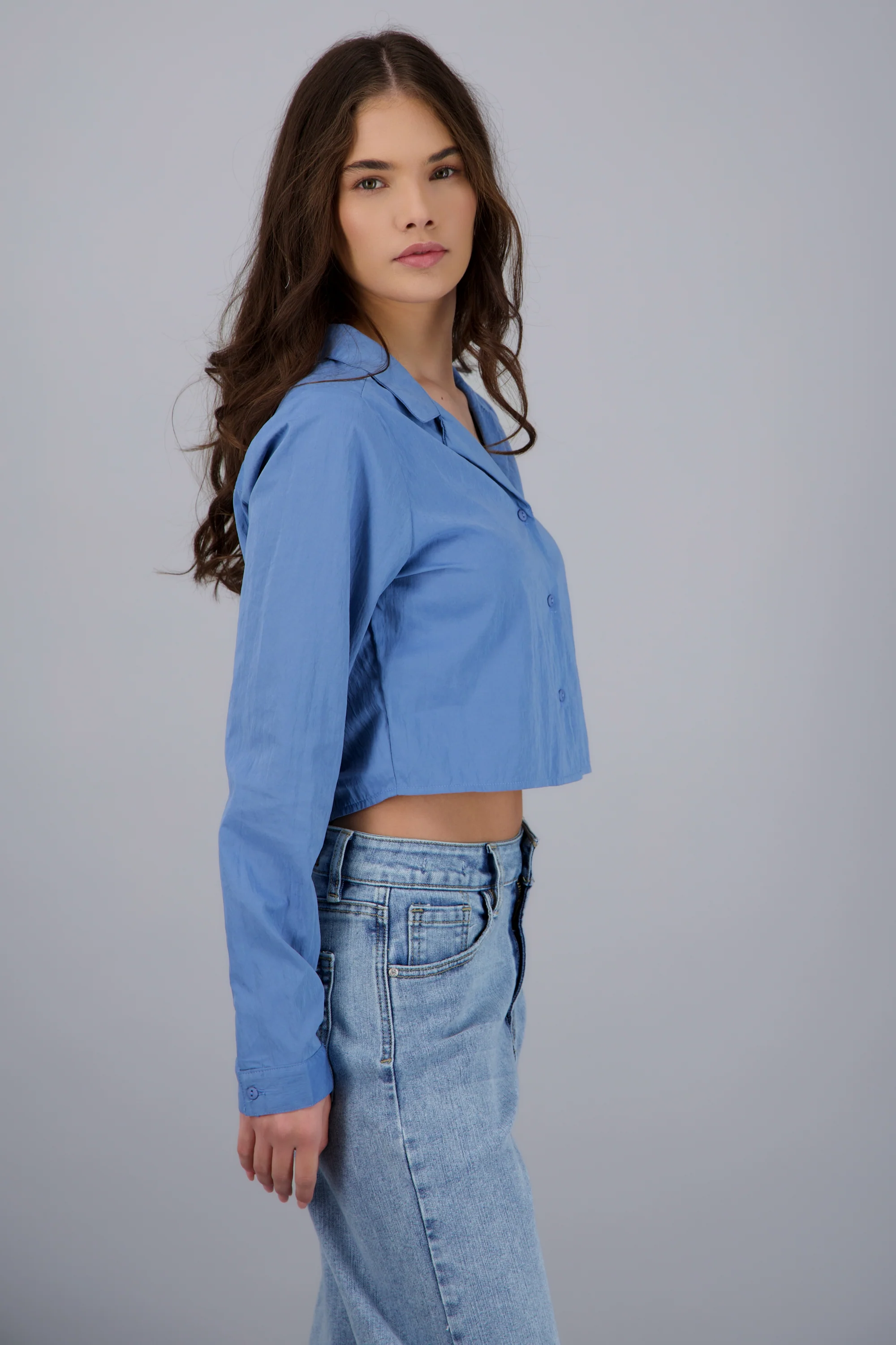 Camisa crop tela con textura - Image 3