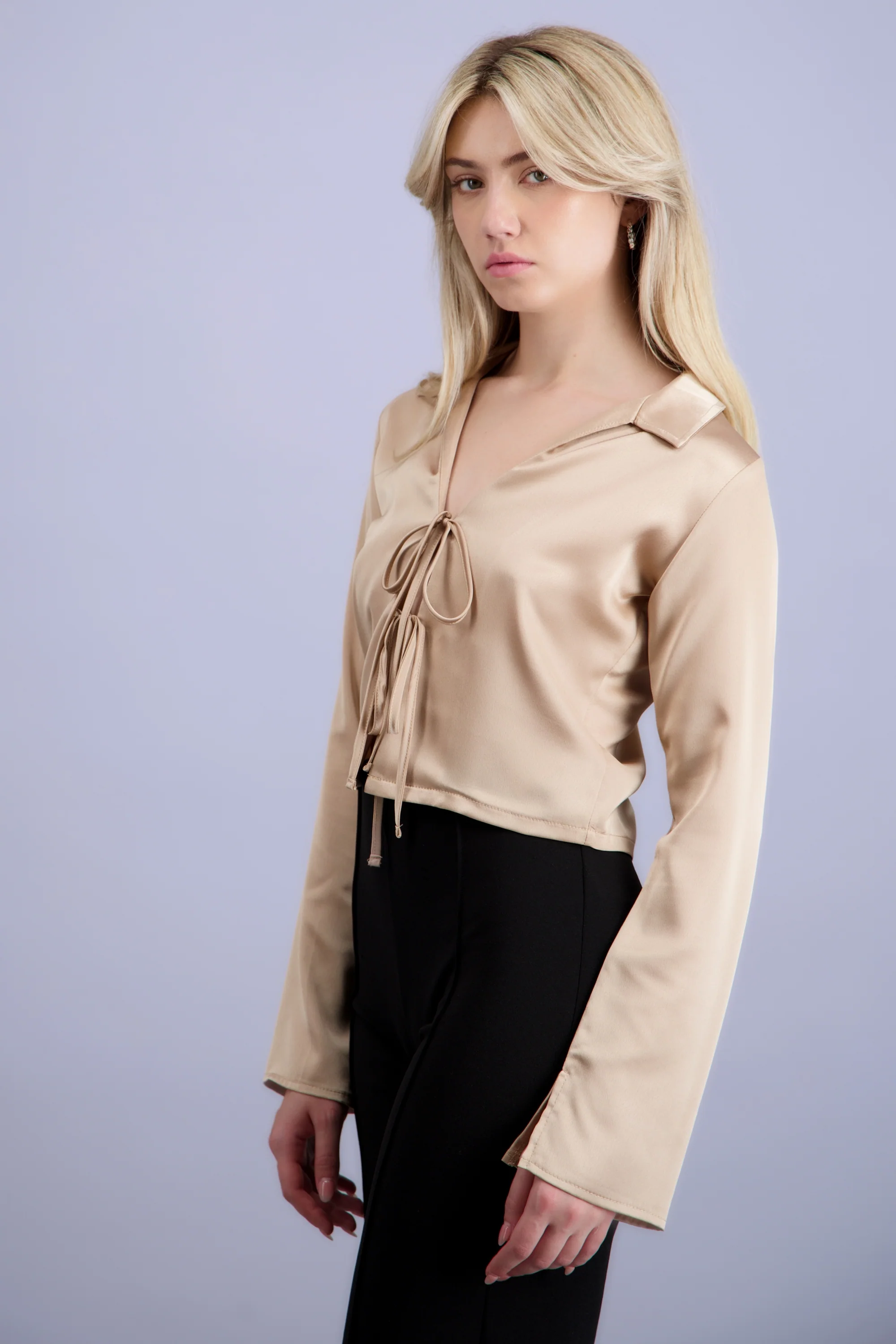 Camisa de satin detalle amarre - Image 2