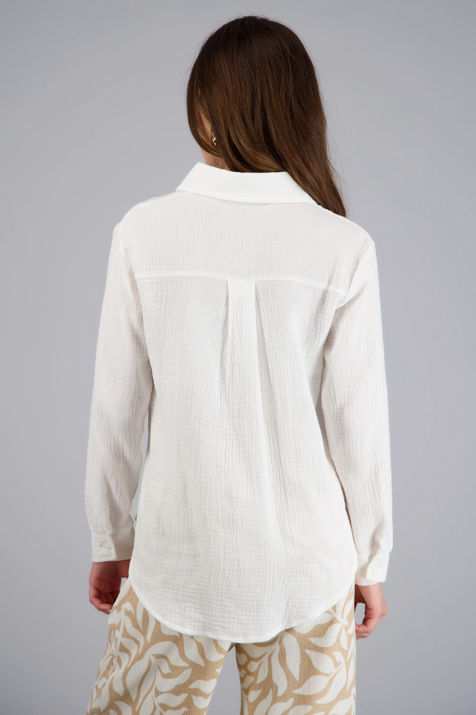 Camisa oversize detalle textura - Image 4