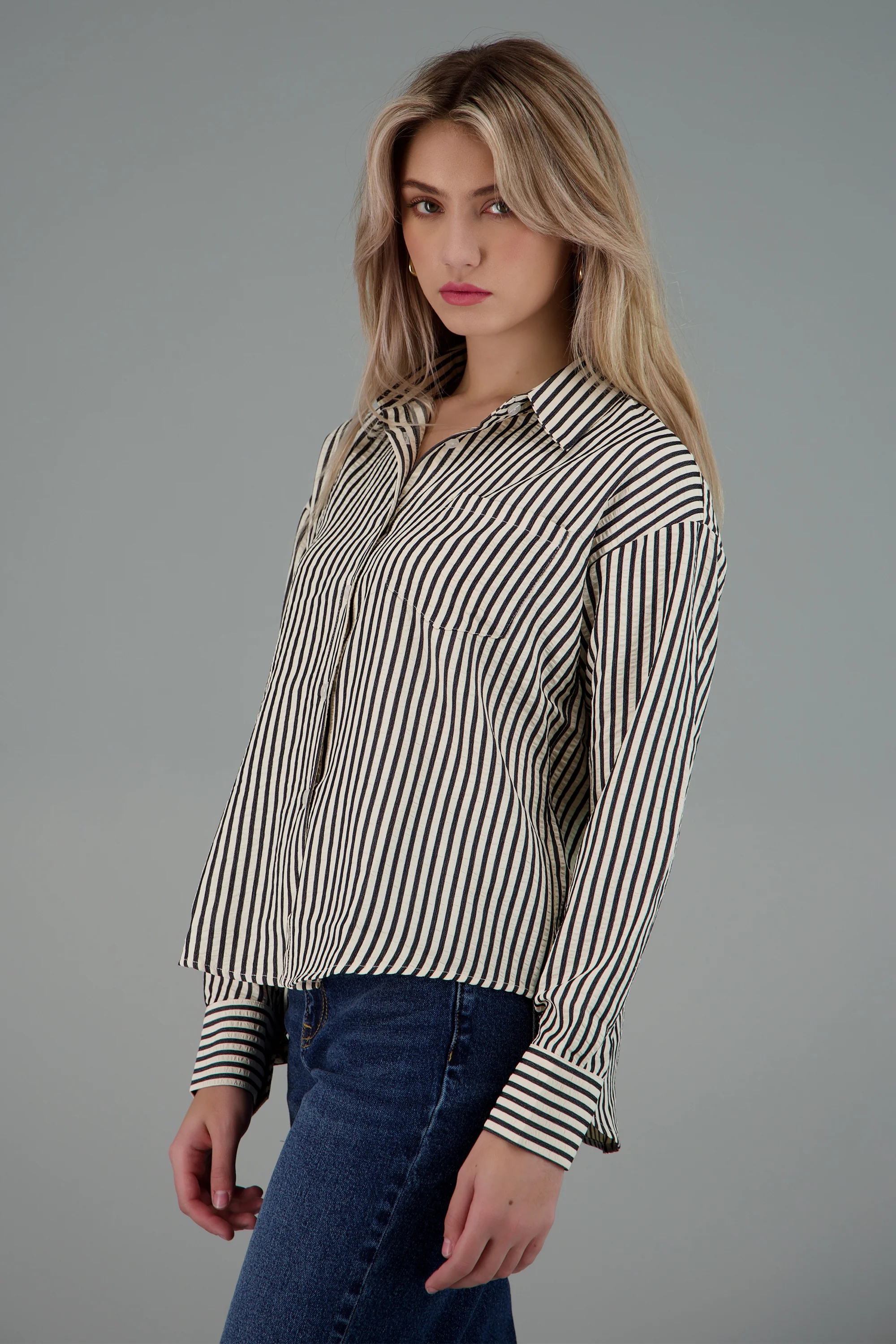 Camisa rayada texturizada - Image 3