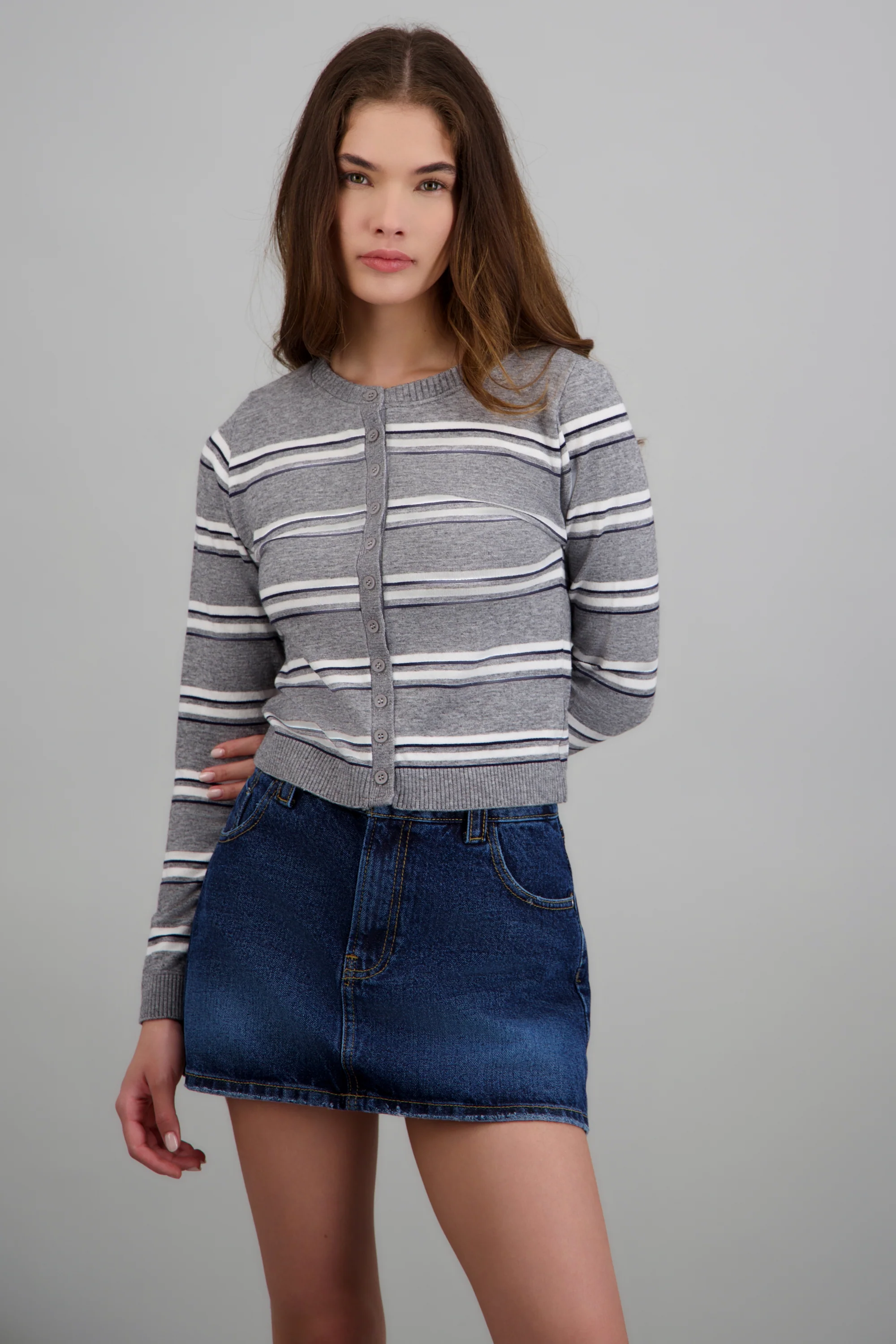 Cardigan cuello redondo líneas