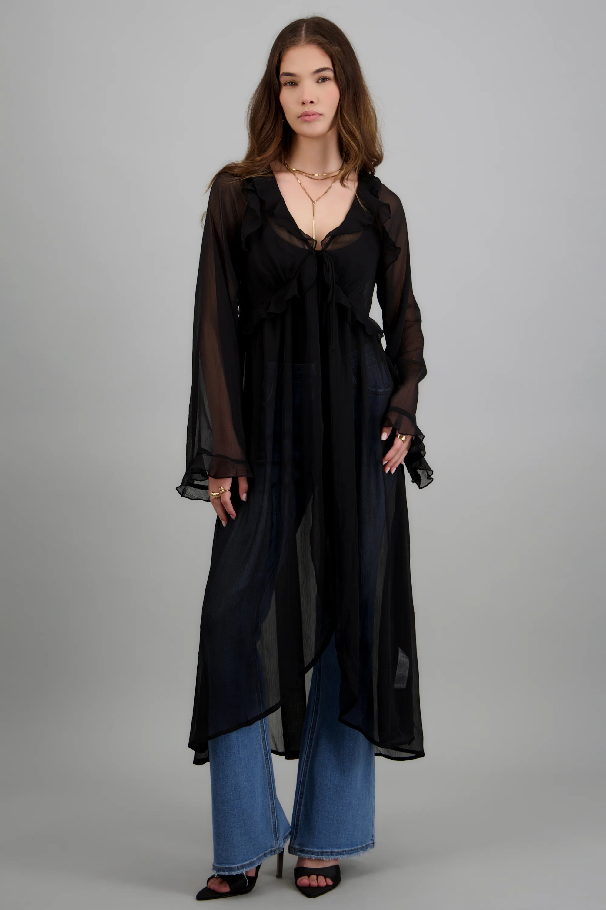 Cardigan ligero transparente con olanes