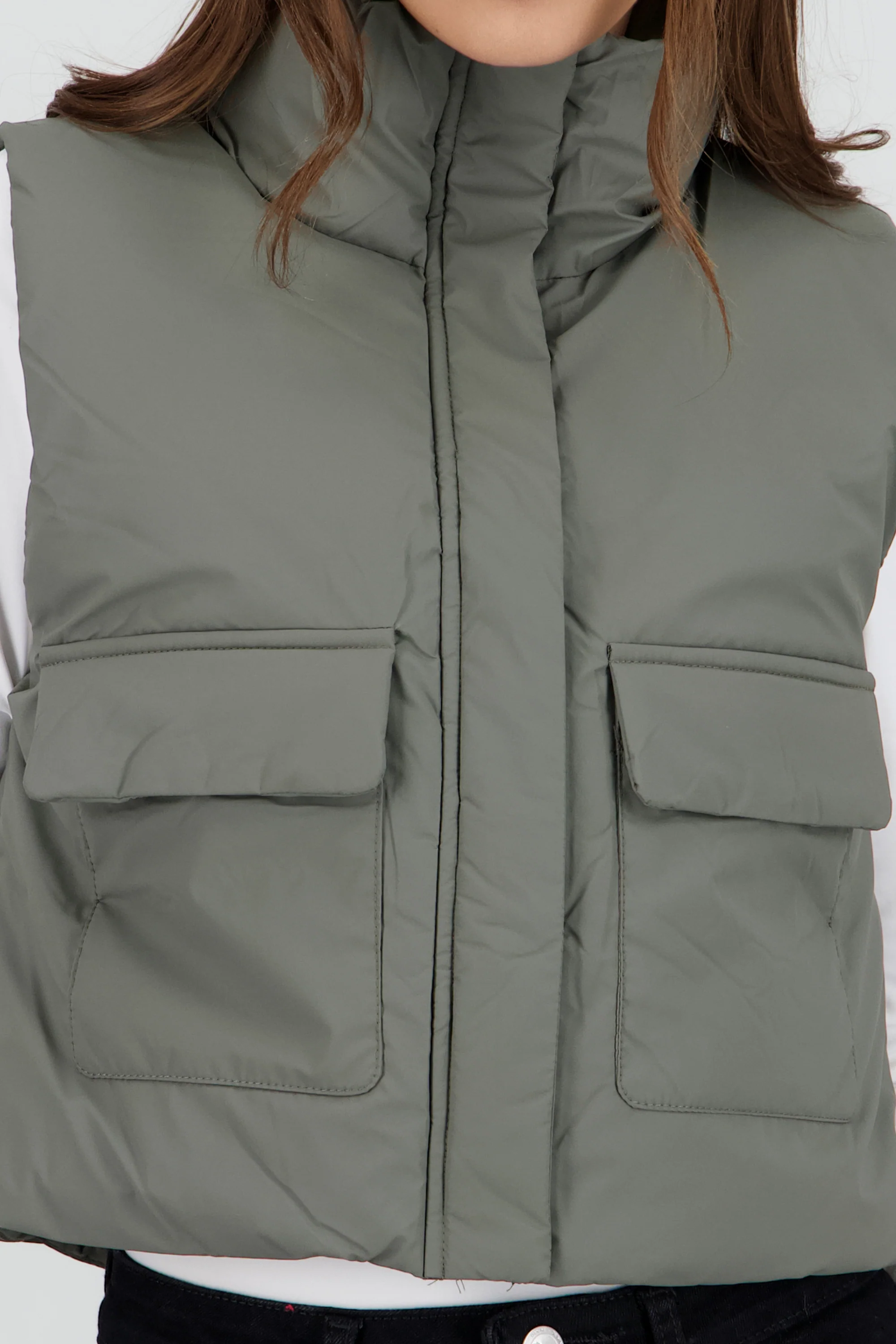 Chaleco capitonado detalle bolsas - Image 10