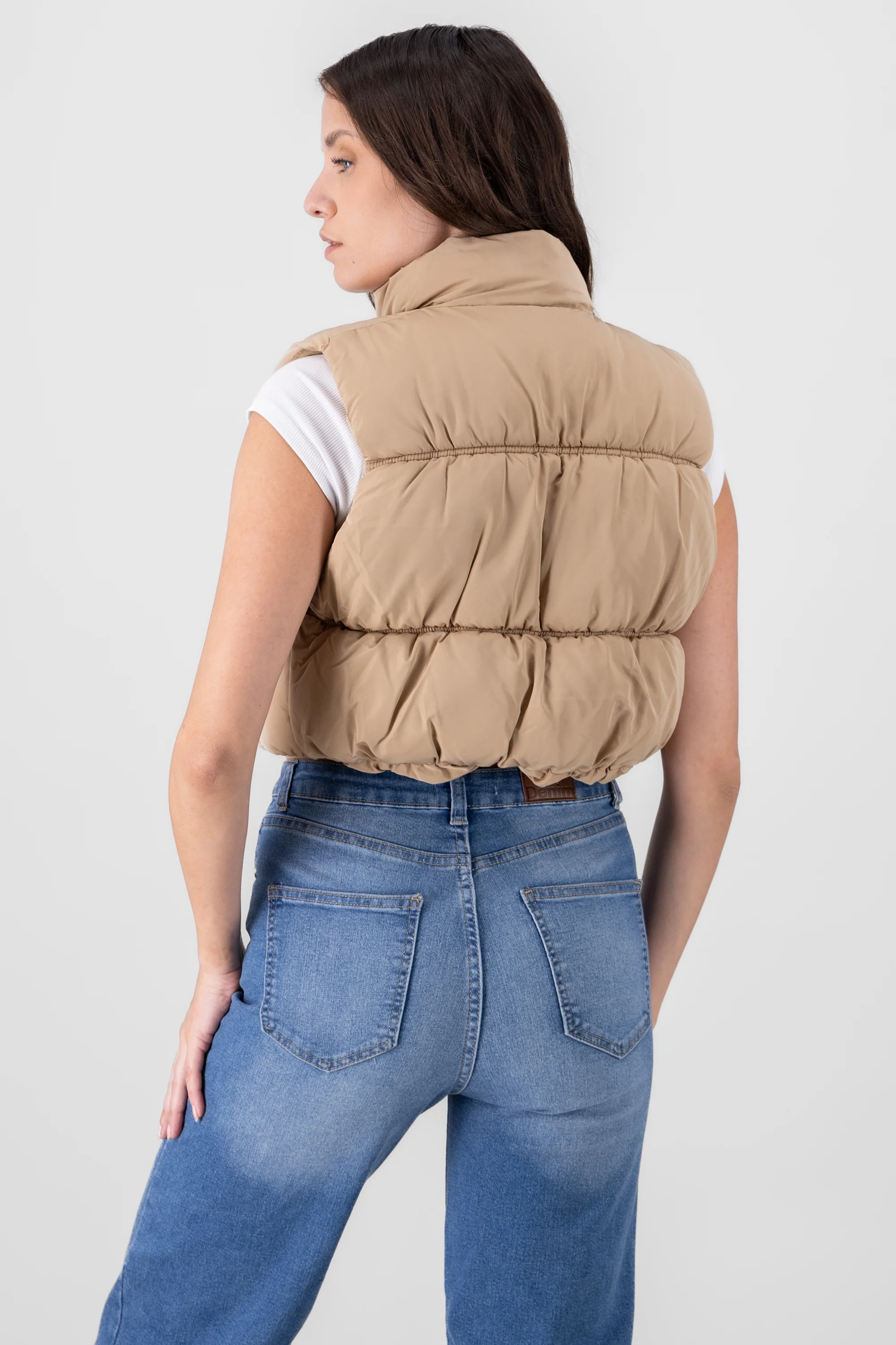 Chaleco crop capitonado cuello alto - Image 4