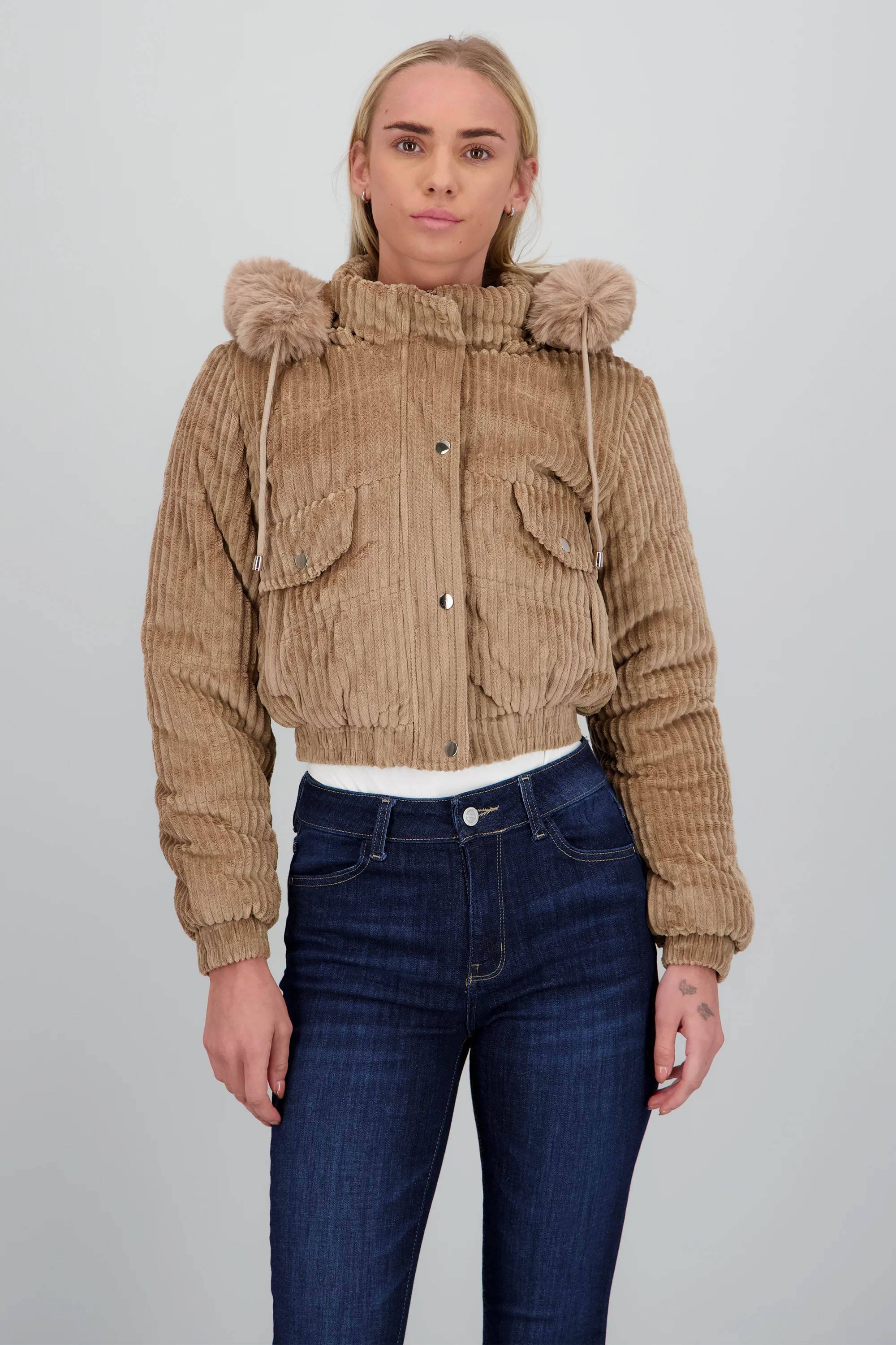 Chamarra con textura det bolsas - Image 7
