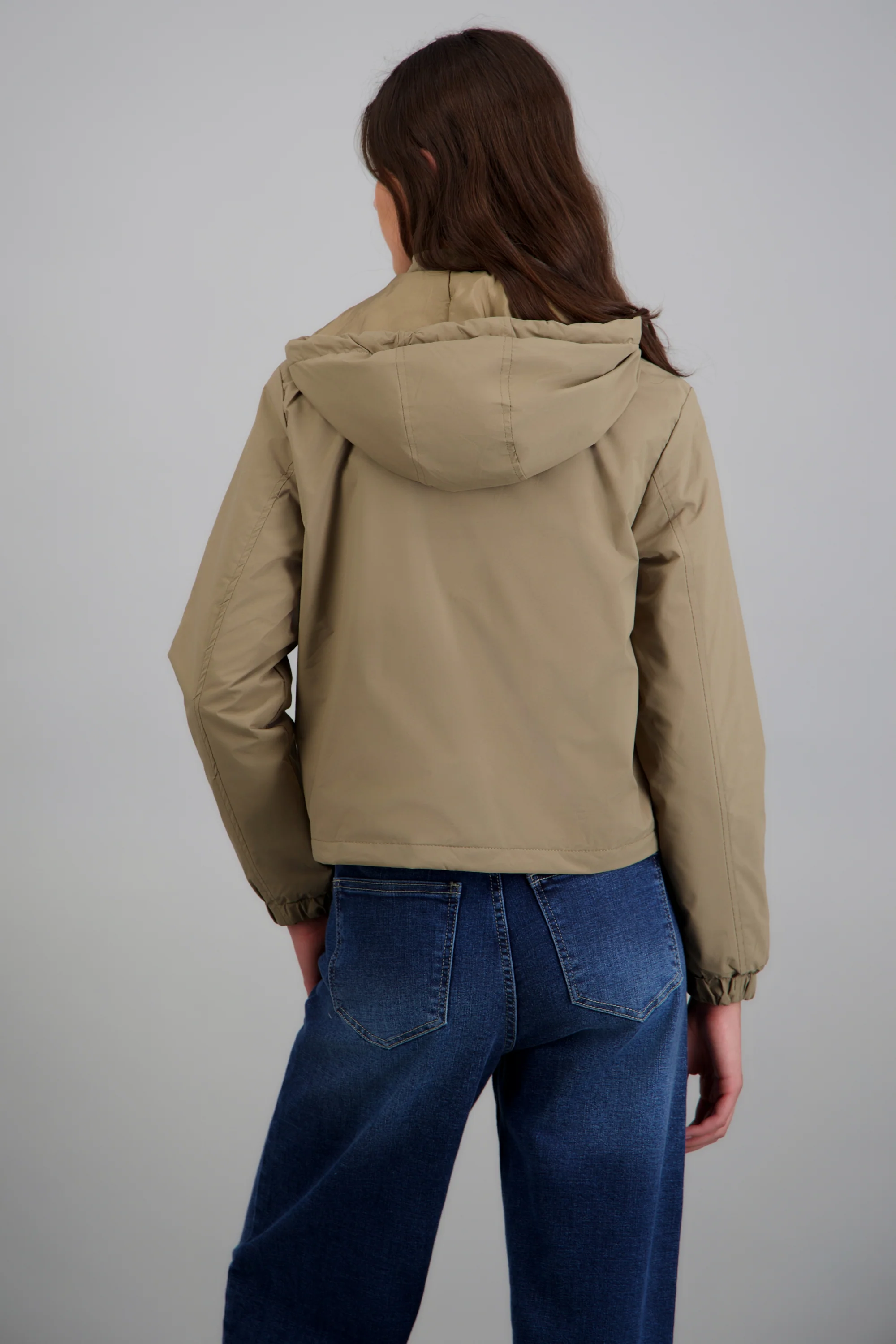 Chamarra corta impermeable capucha - Image 4