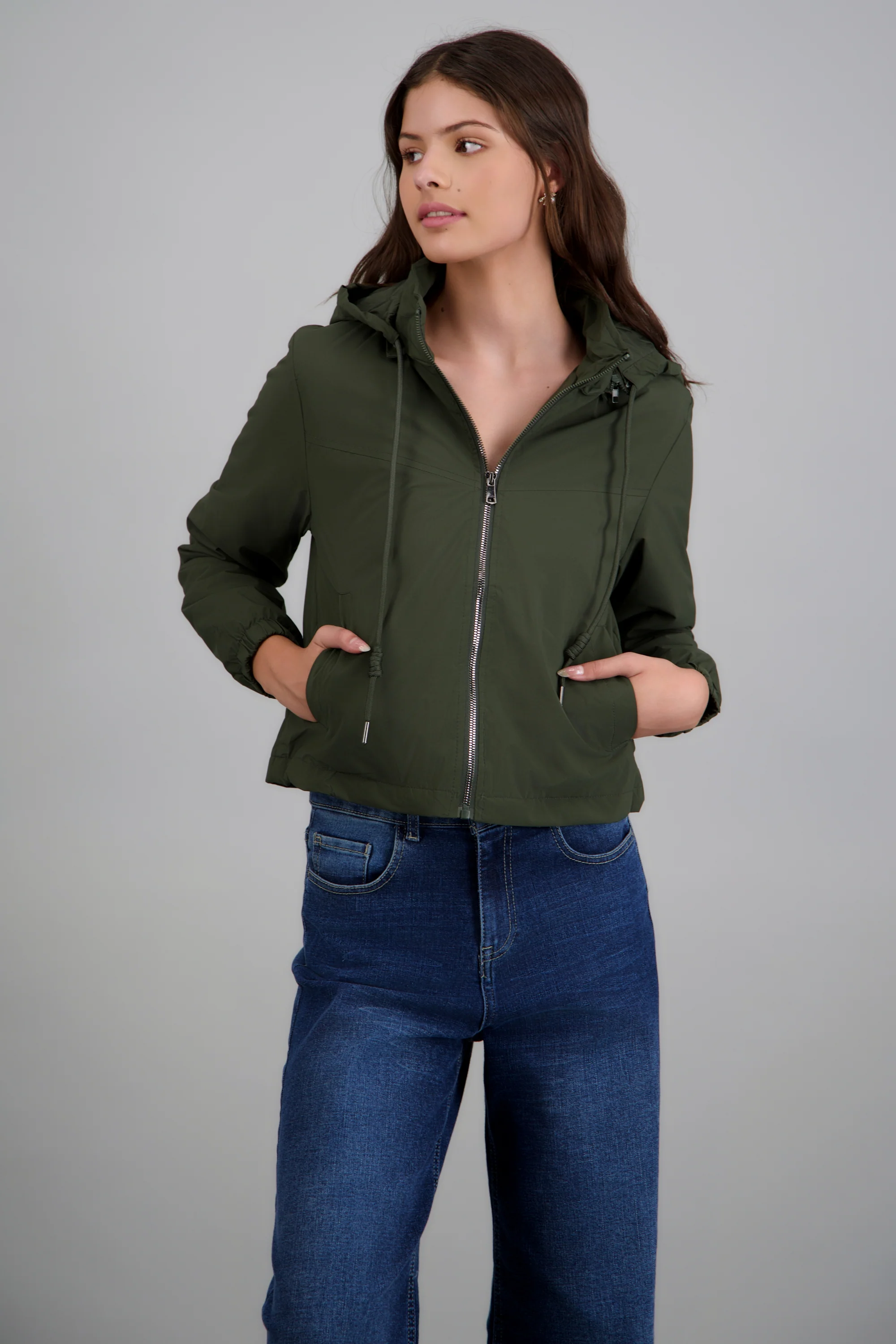 Chamarra corta impermeable capucha - Image 2