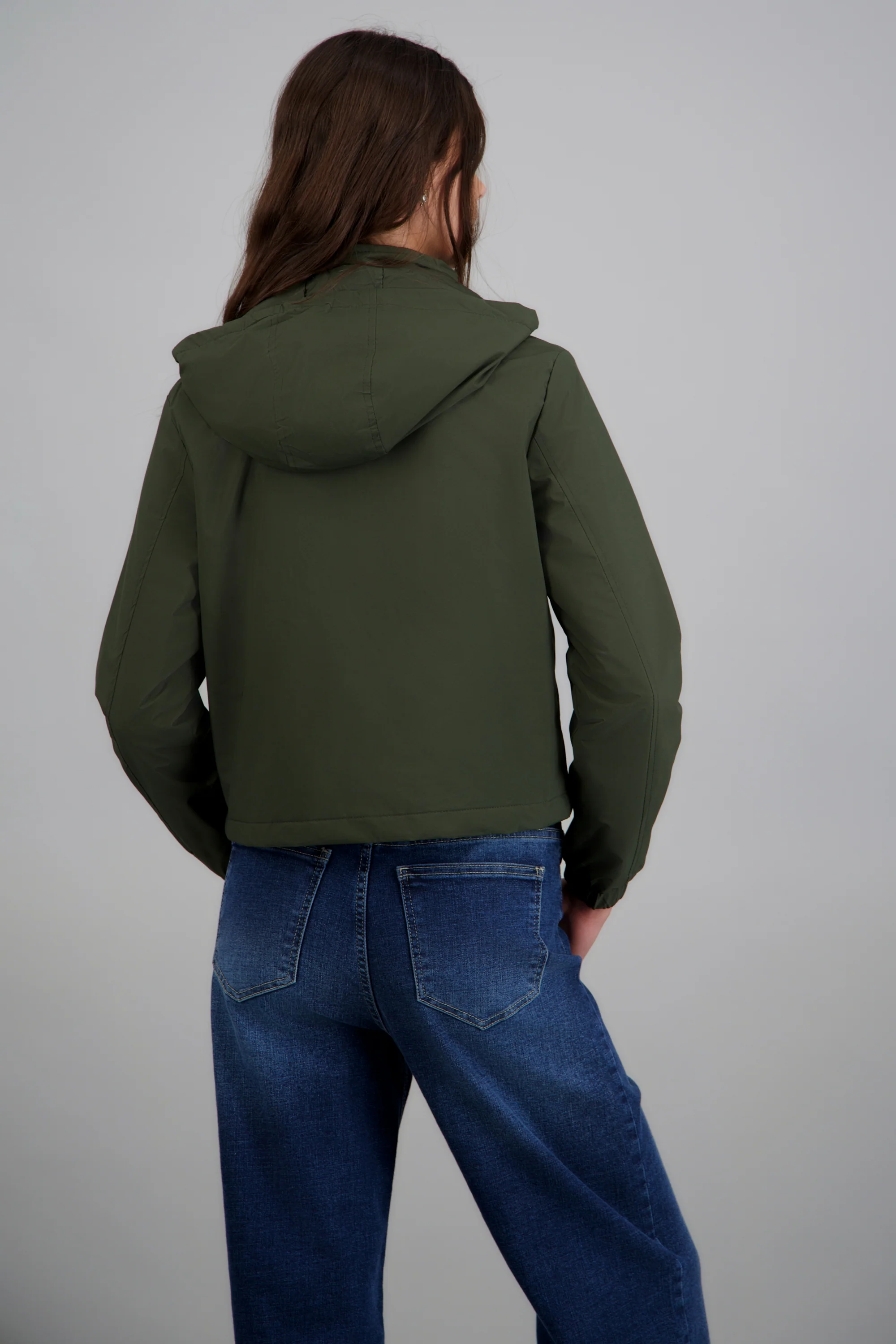 Chamarra corta impermeable capucha - Image 4
