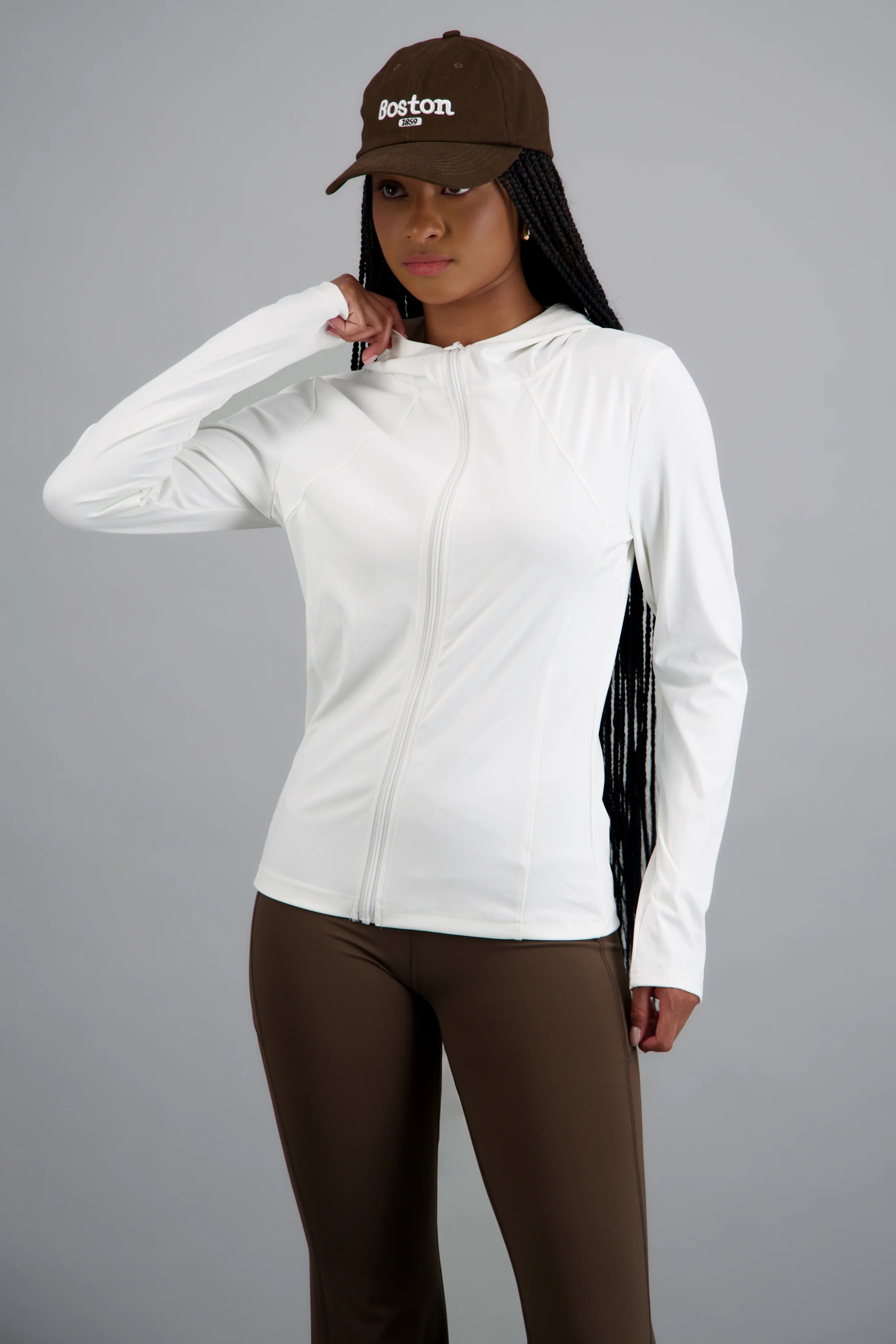 Chamarra deportiva con gorro - Image 3
