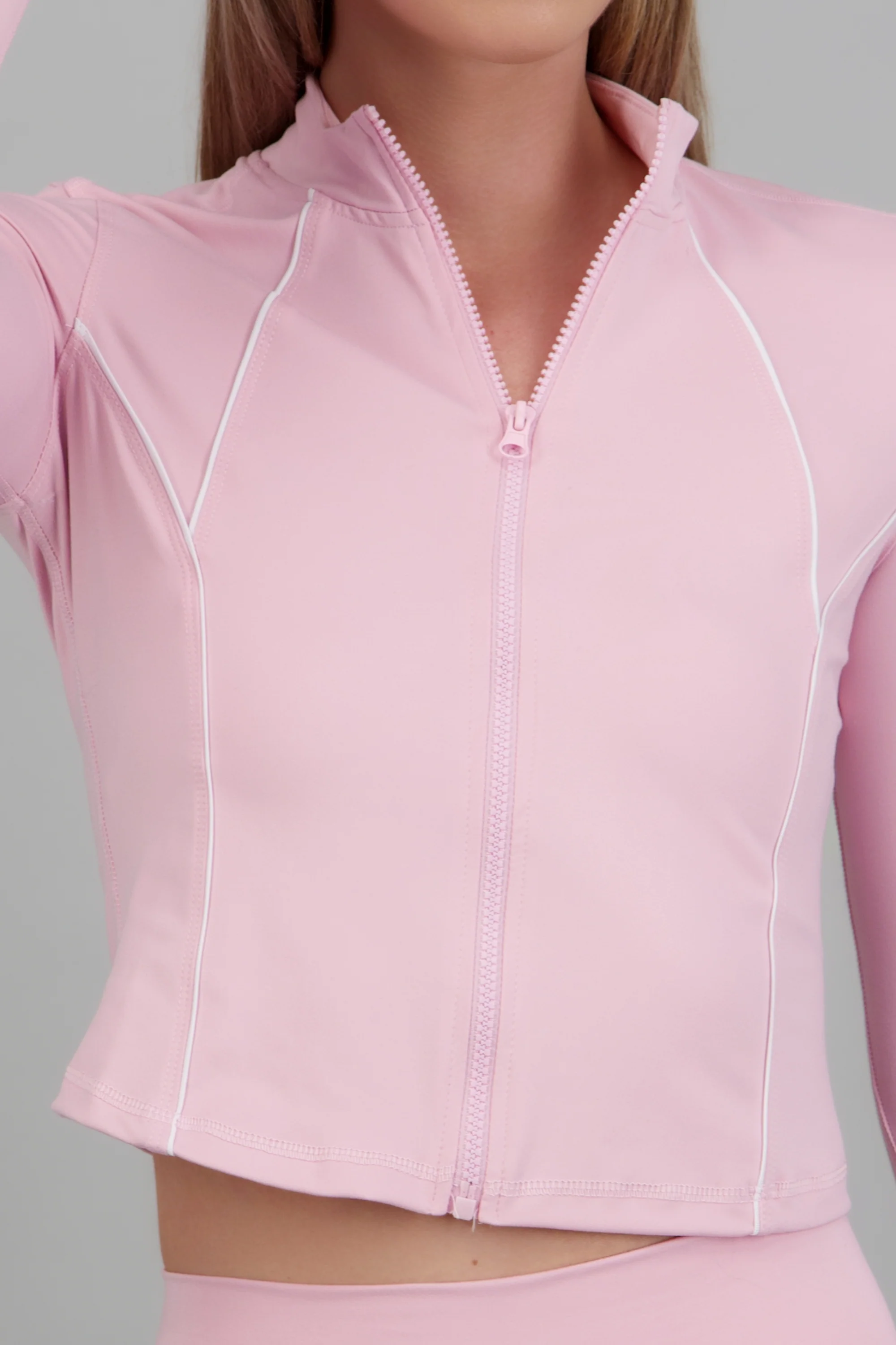 Chamarra deportiva detalle contrastes - Image 5