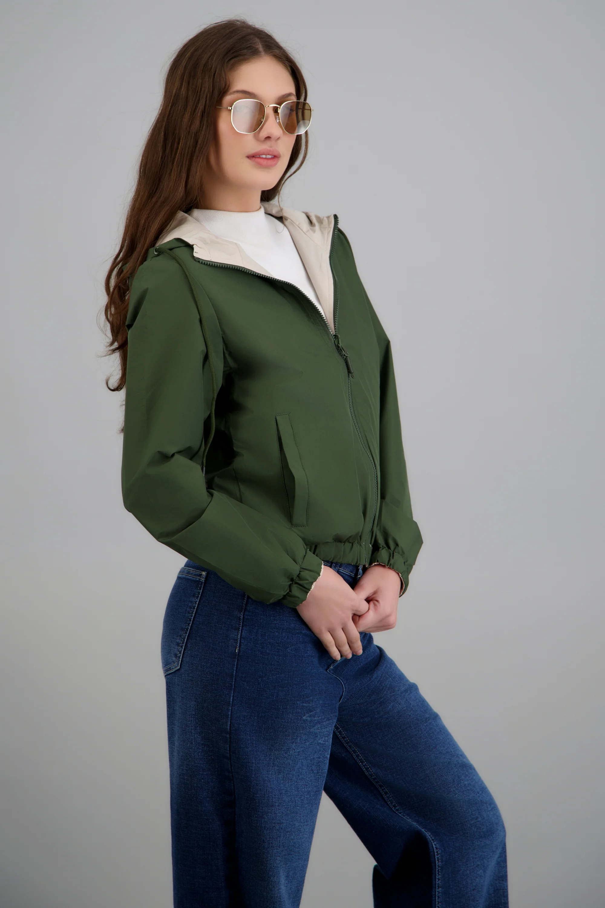 Chamarra ligera con gorro - Image 3