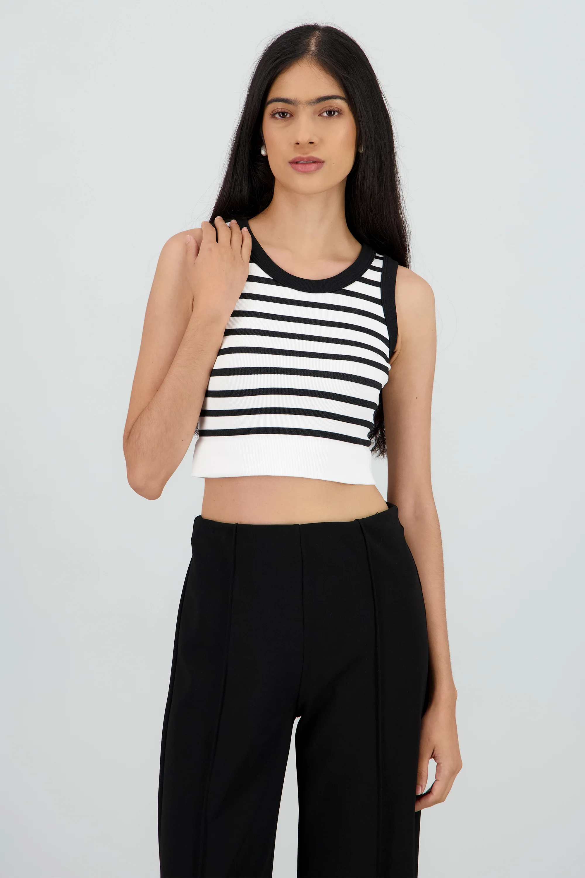 Crop Top De Rayas Sin Manga - Image 2