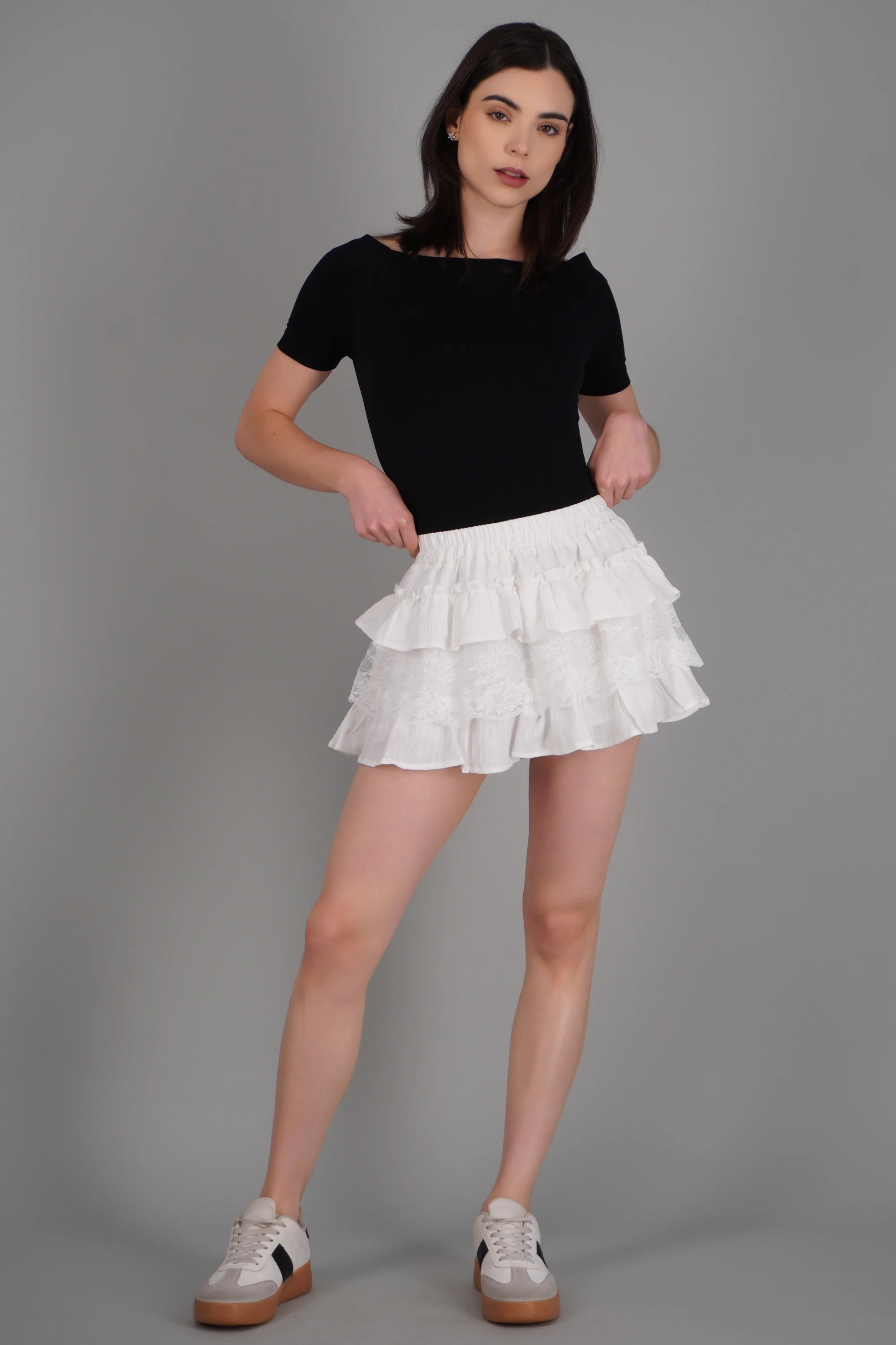 Falda olanes con detalle de encaje - Image 3