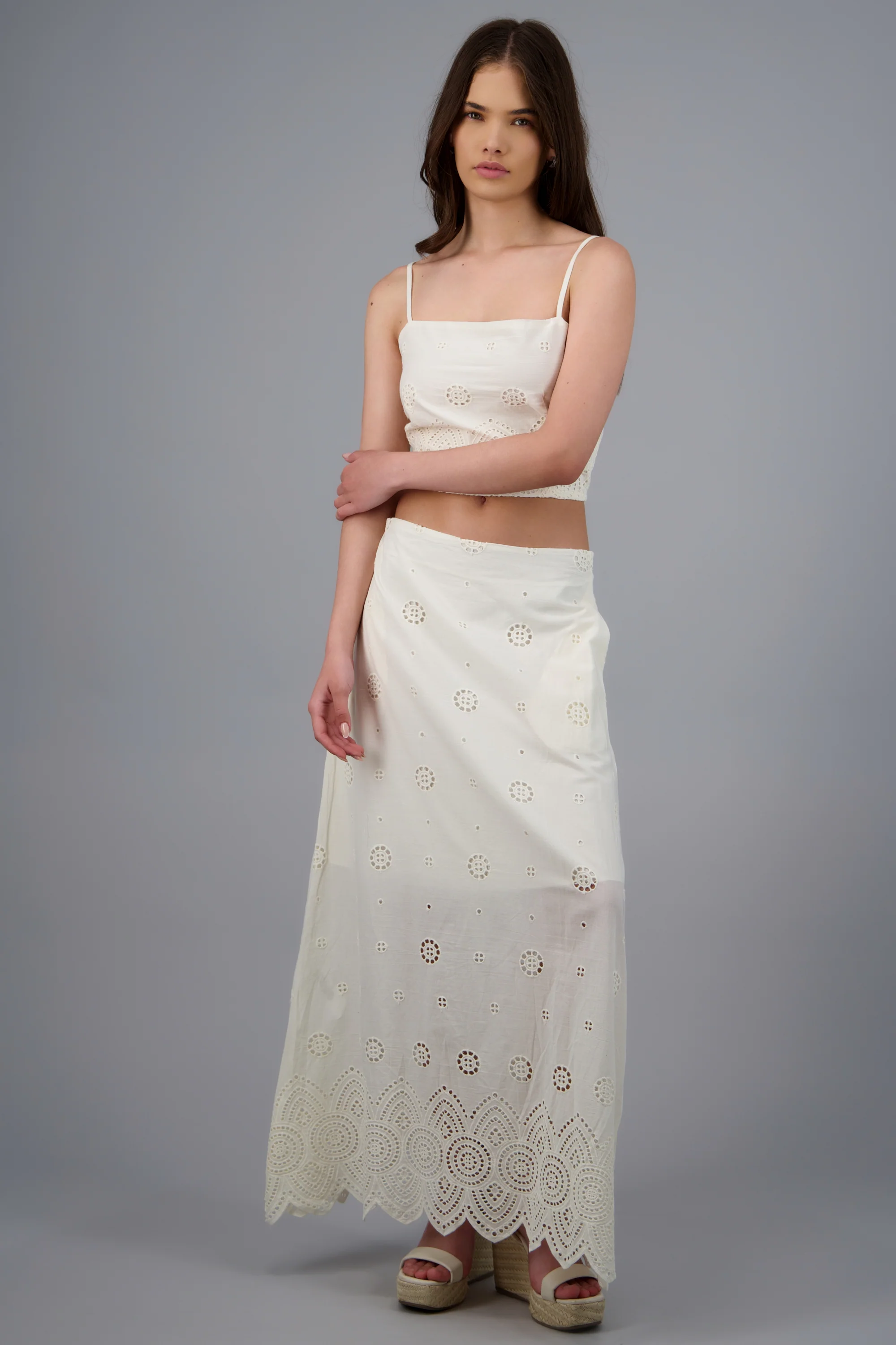 Falda maxi detalle eyelet - Image 3