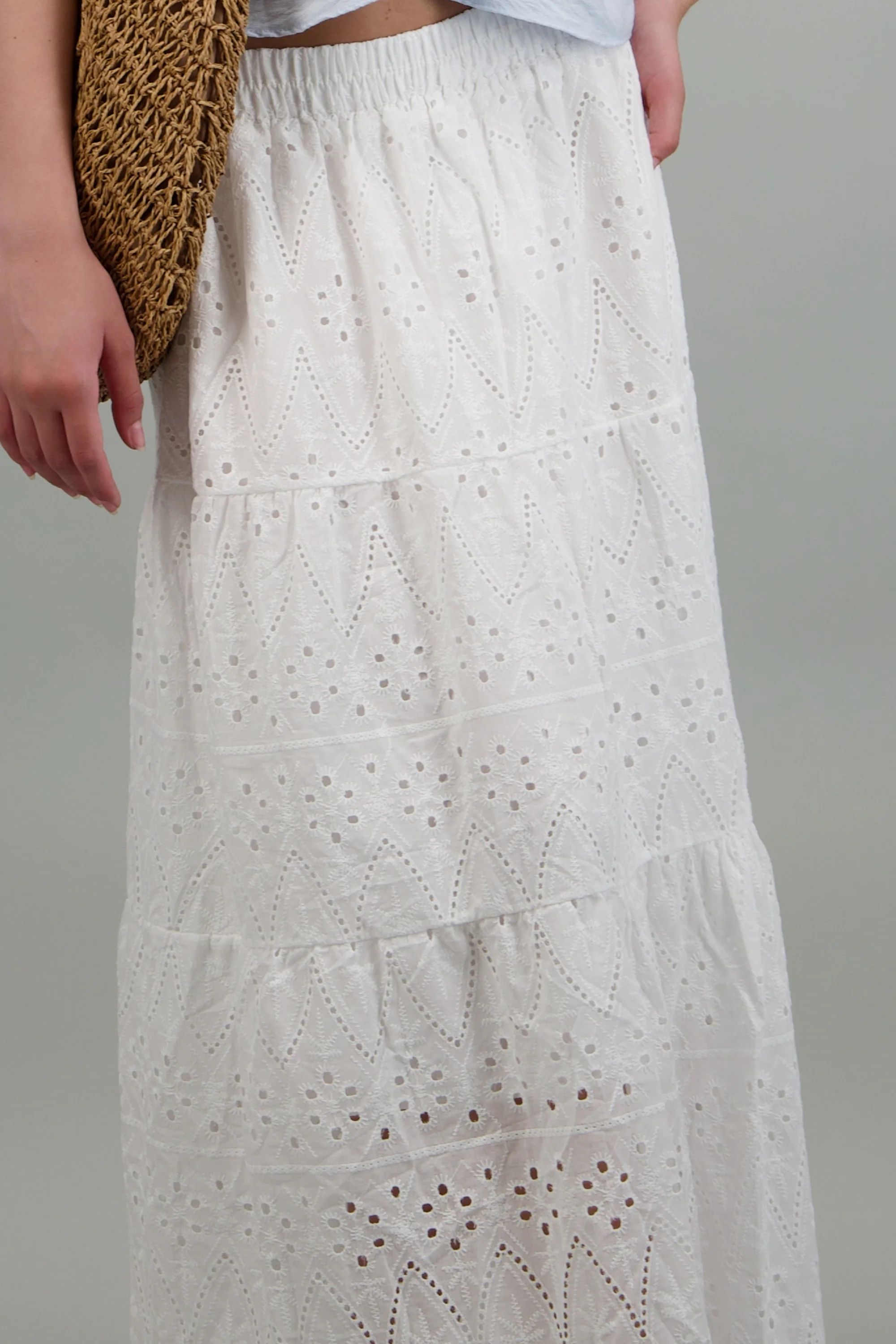 Falda midi con ojales bordados - Image 5