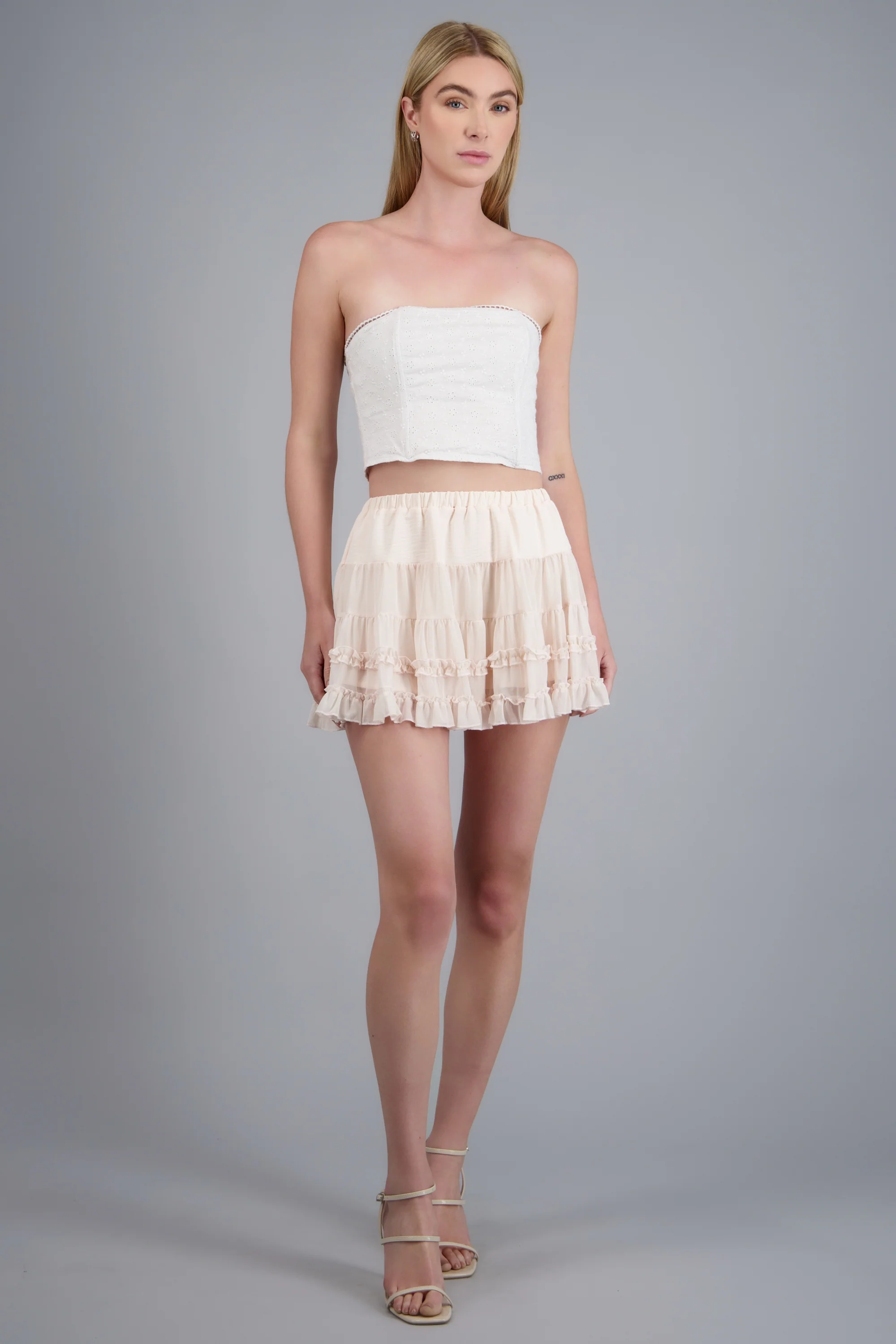 Falda mini detalle olanes