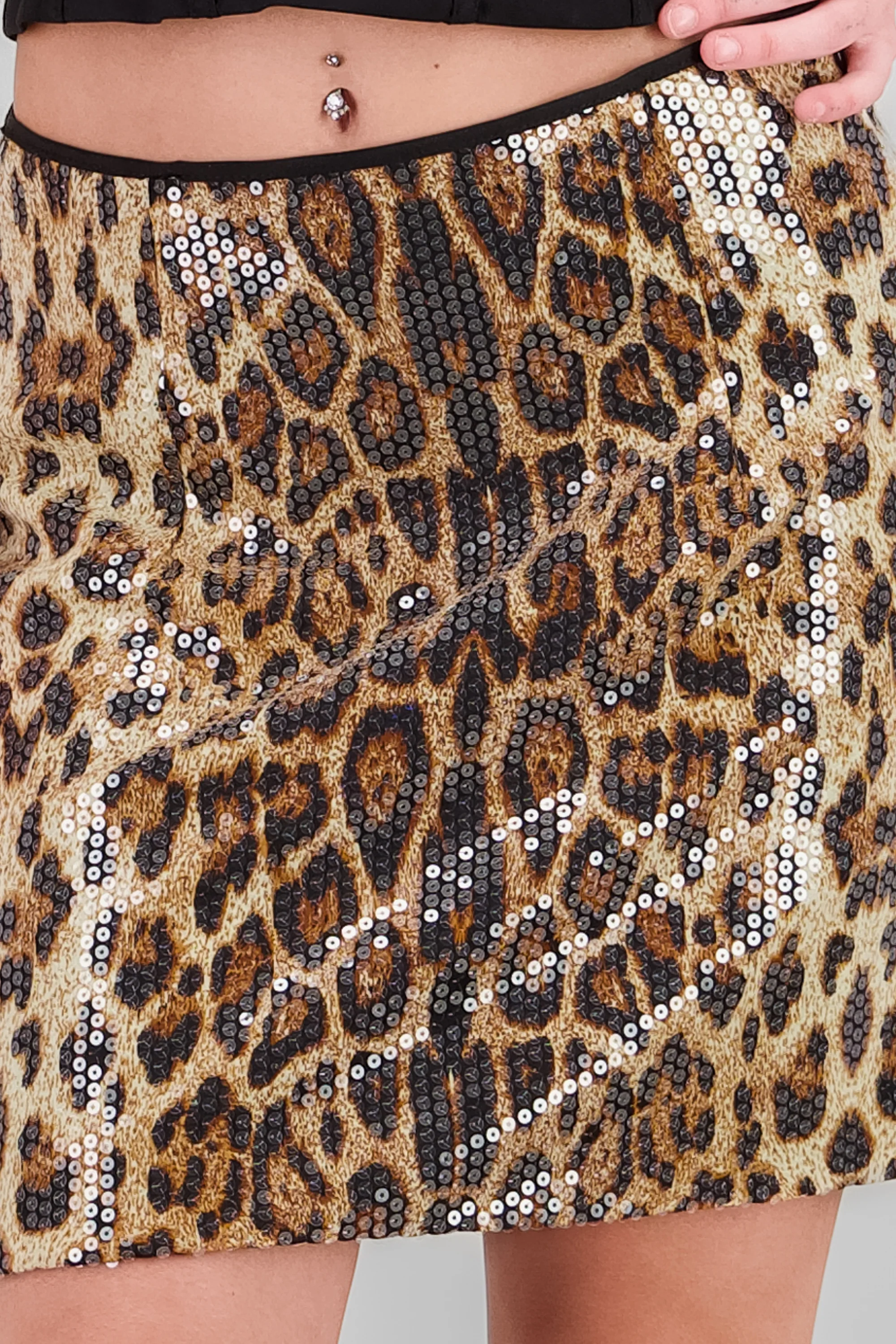 Falda mini lentejuelas animal print - Image 5