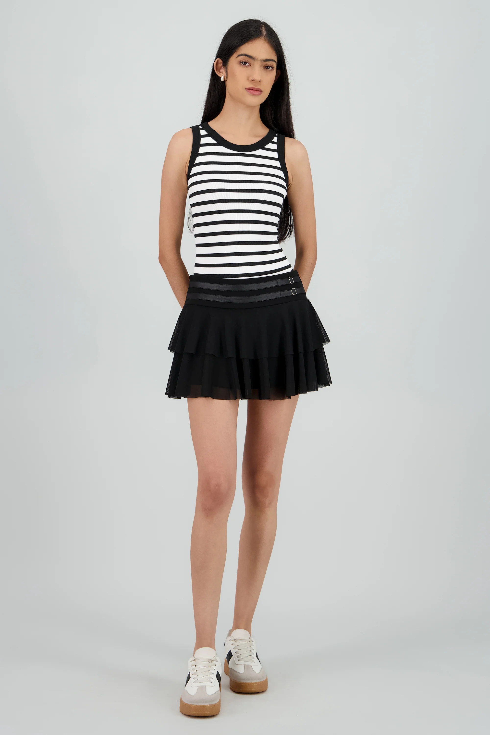 Falda short doble olanes con cinturon