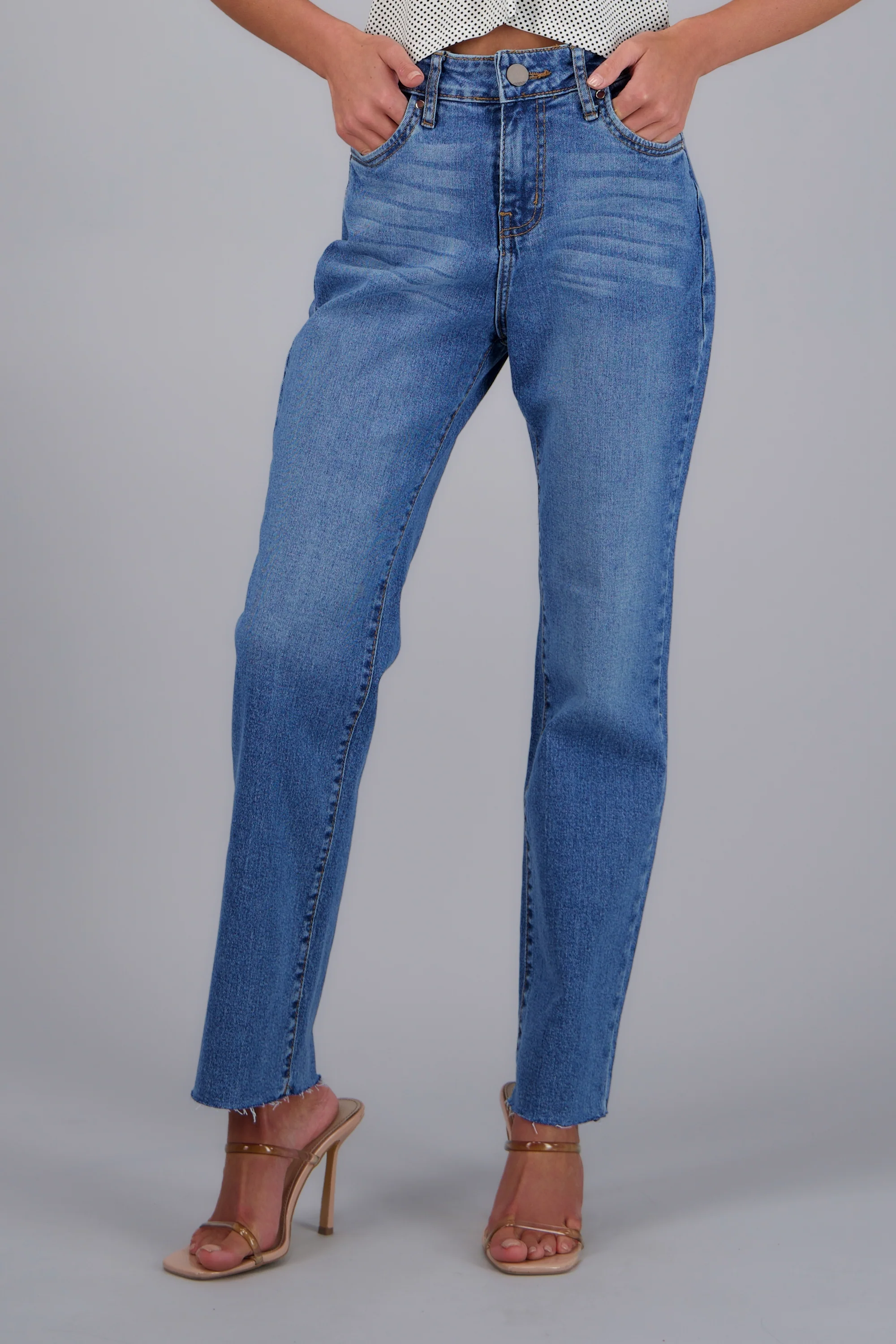 Jeans straight al corte - Image 5