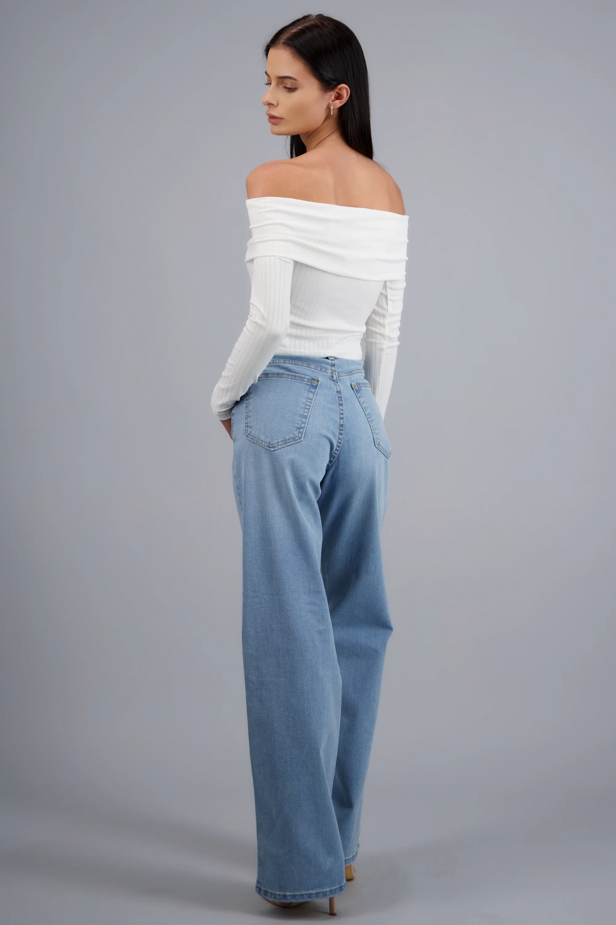 Jeans straight con pinzas