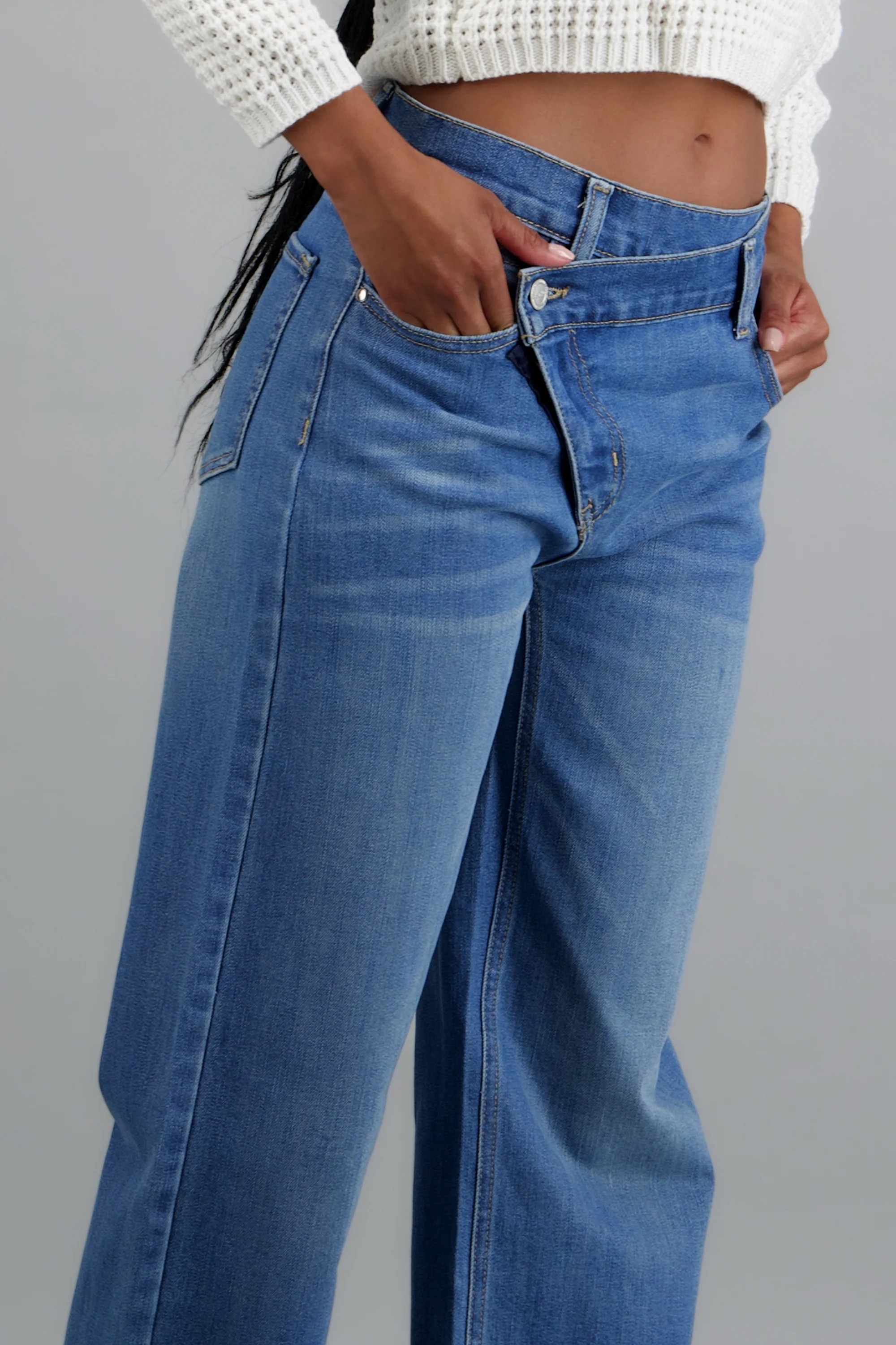 Jeans straight dobladillo cruzado - Image 5